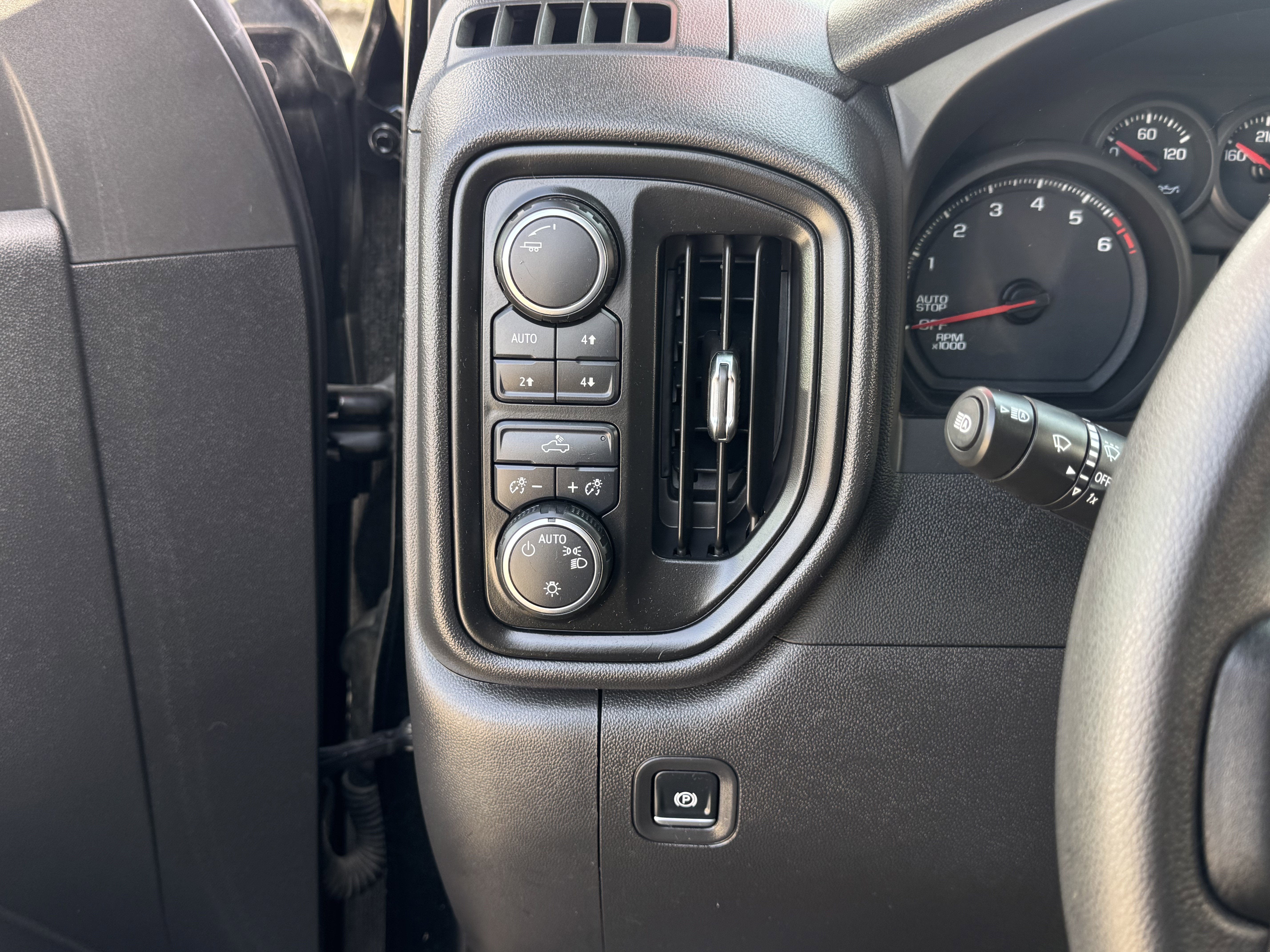 2025 Chevrolet Silverado 1500 Custom Trail Boss