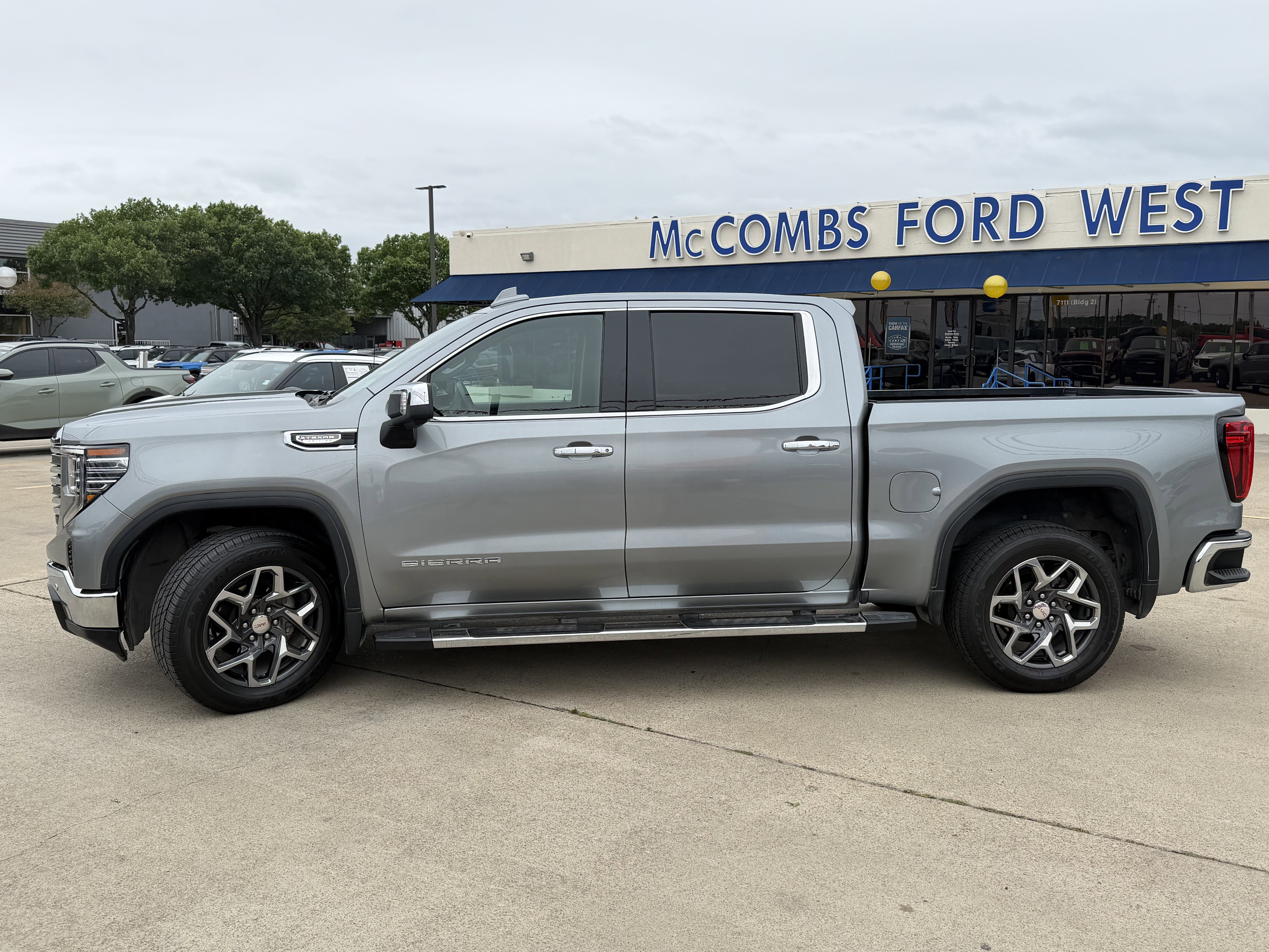 2024 GMC Sierra 1500 SLT