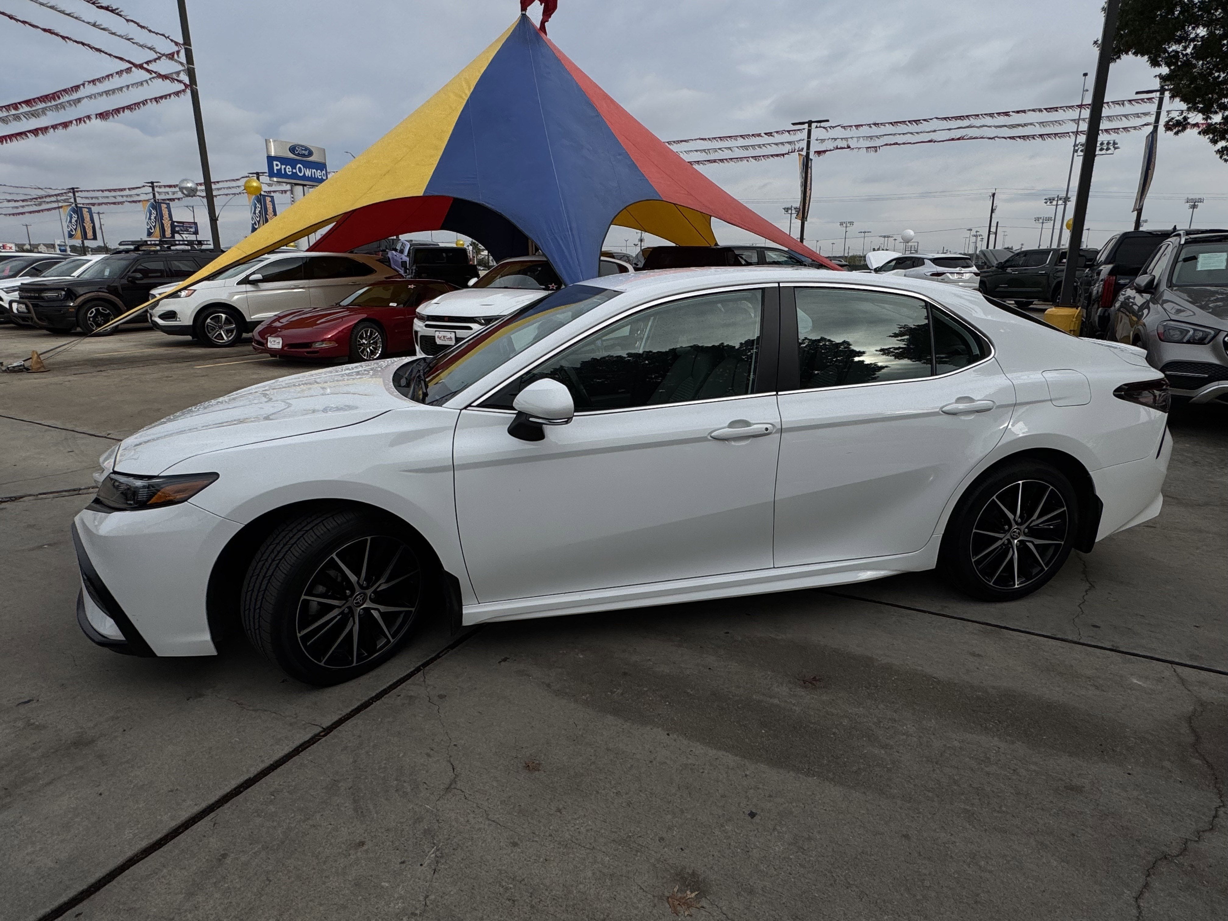 2024 Toyota Camry Hybrid SE