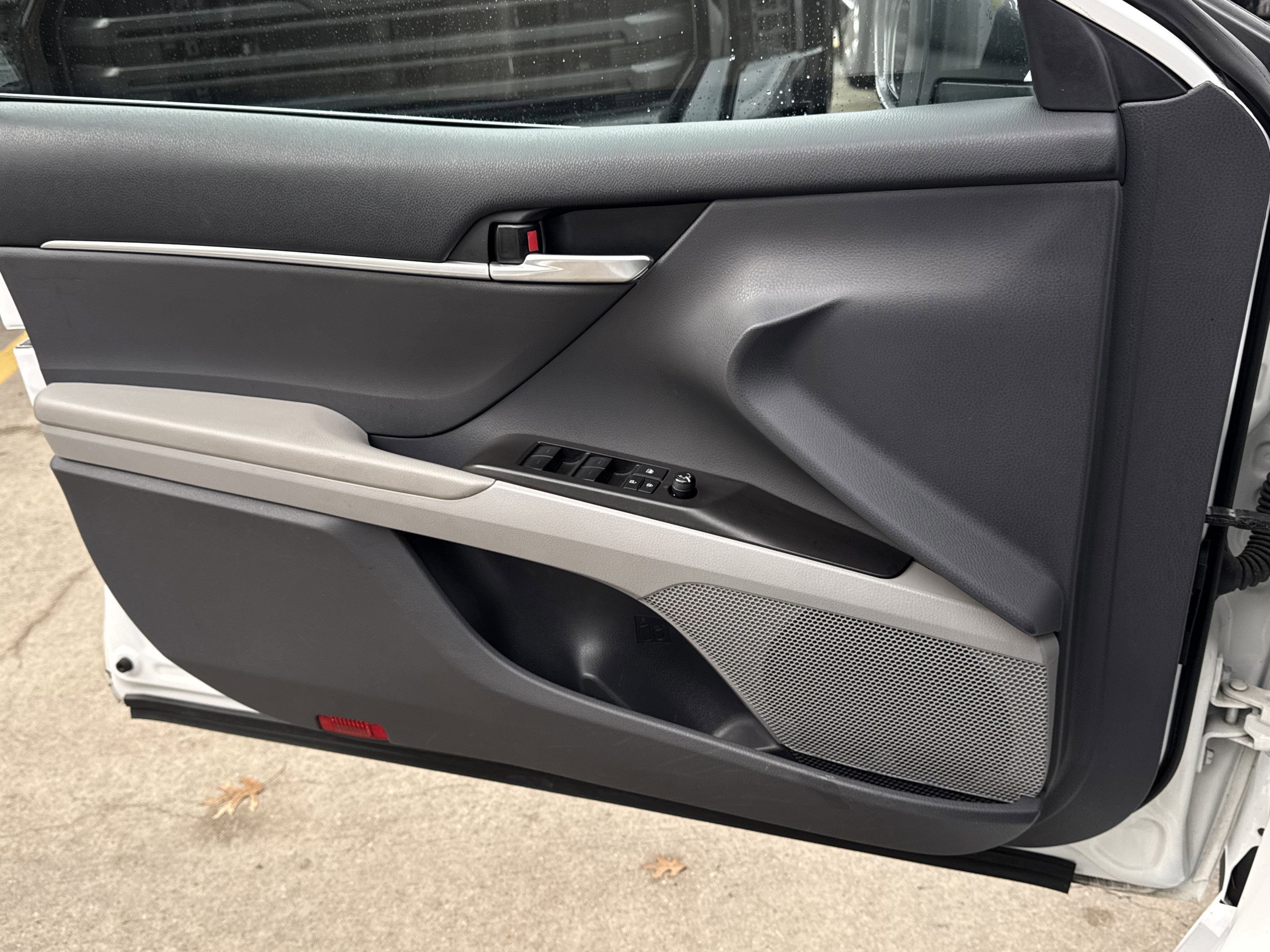 2024 Toyota Camry Hybrid SE