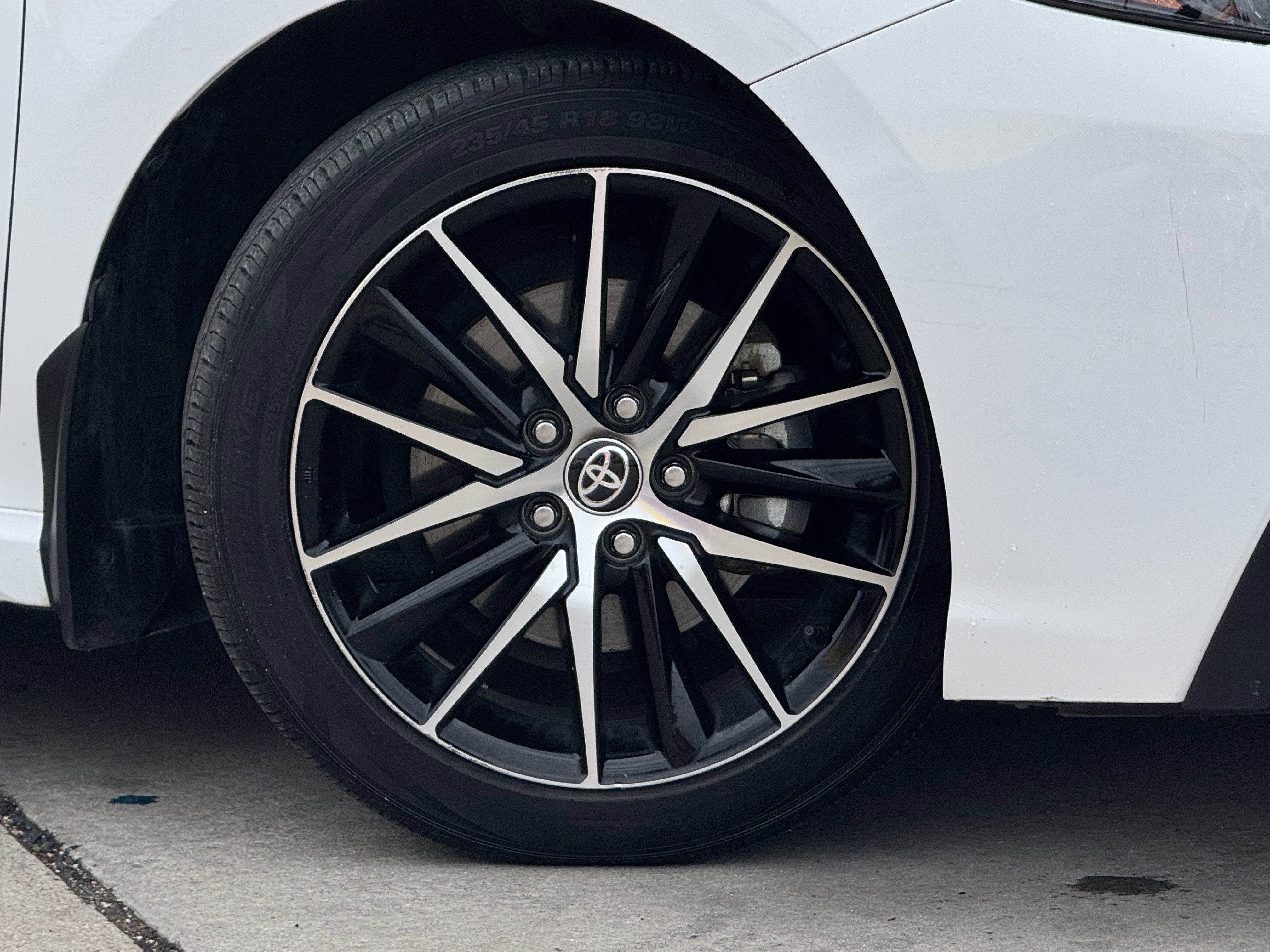 2024 Toyota Camry Hybrid SE