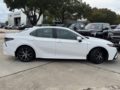2024 Toyota Camry Hybrid SE