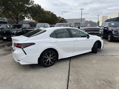 2024 Toyota Camry Hybrid SE