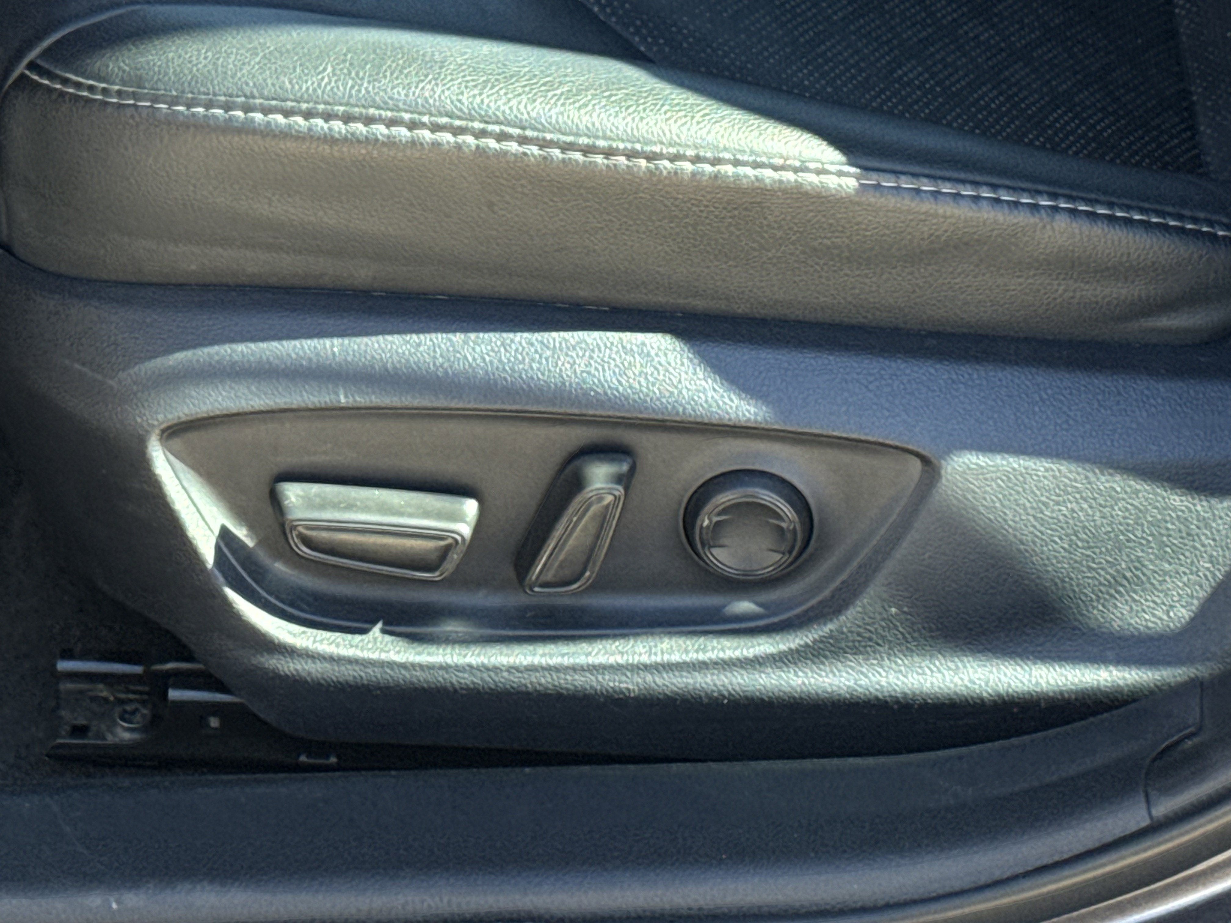 2023 Toyota Camry Hybrid XSE