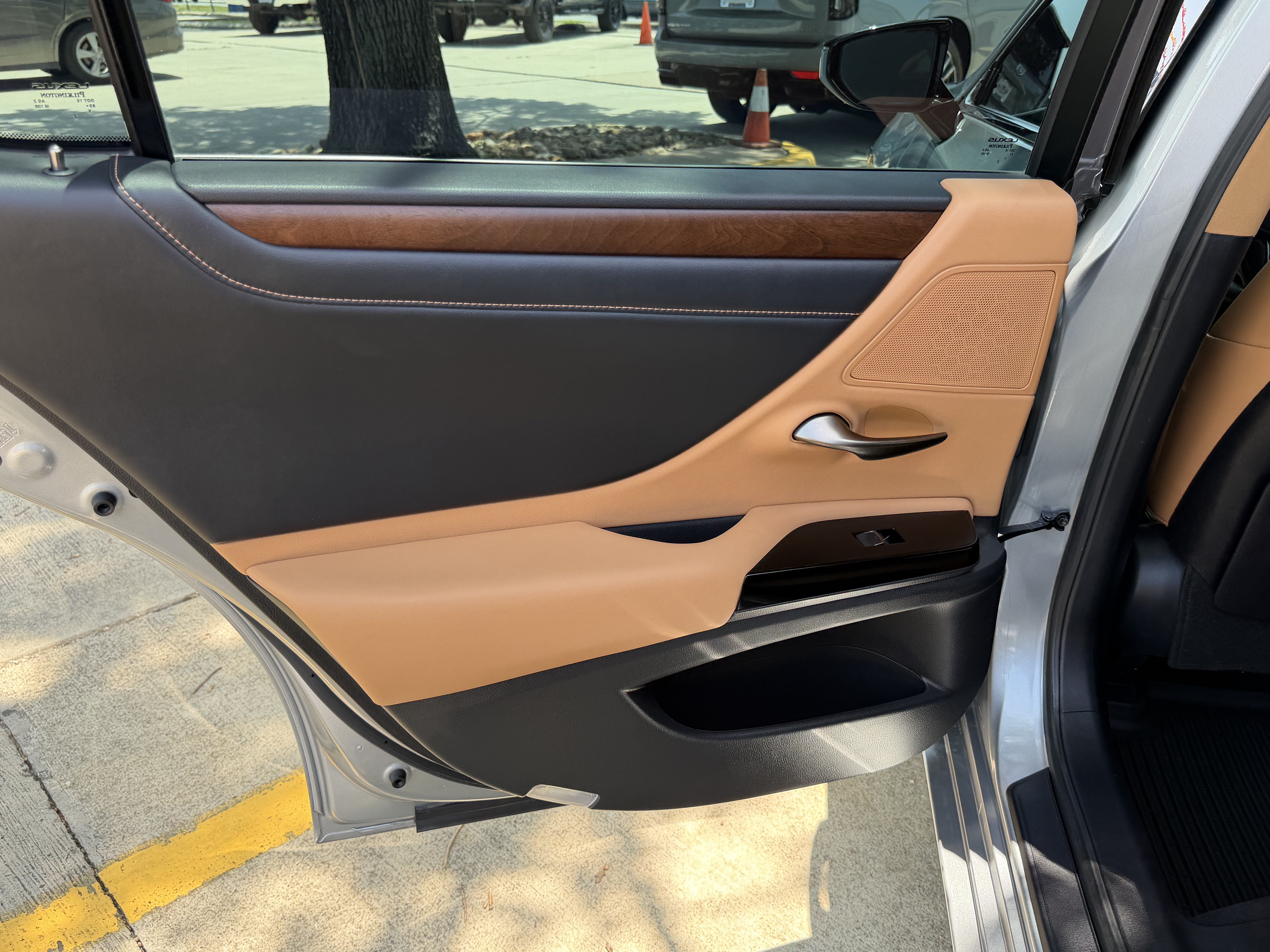 2023 Lexus ES 350 Base
