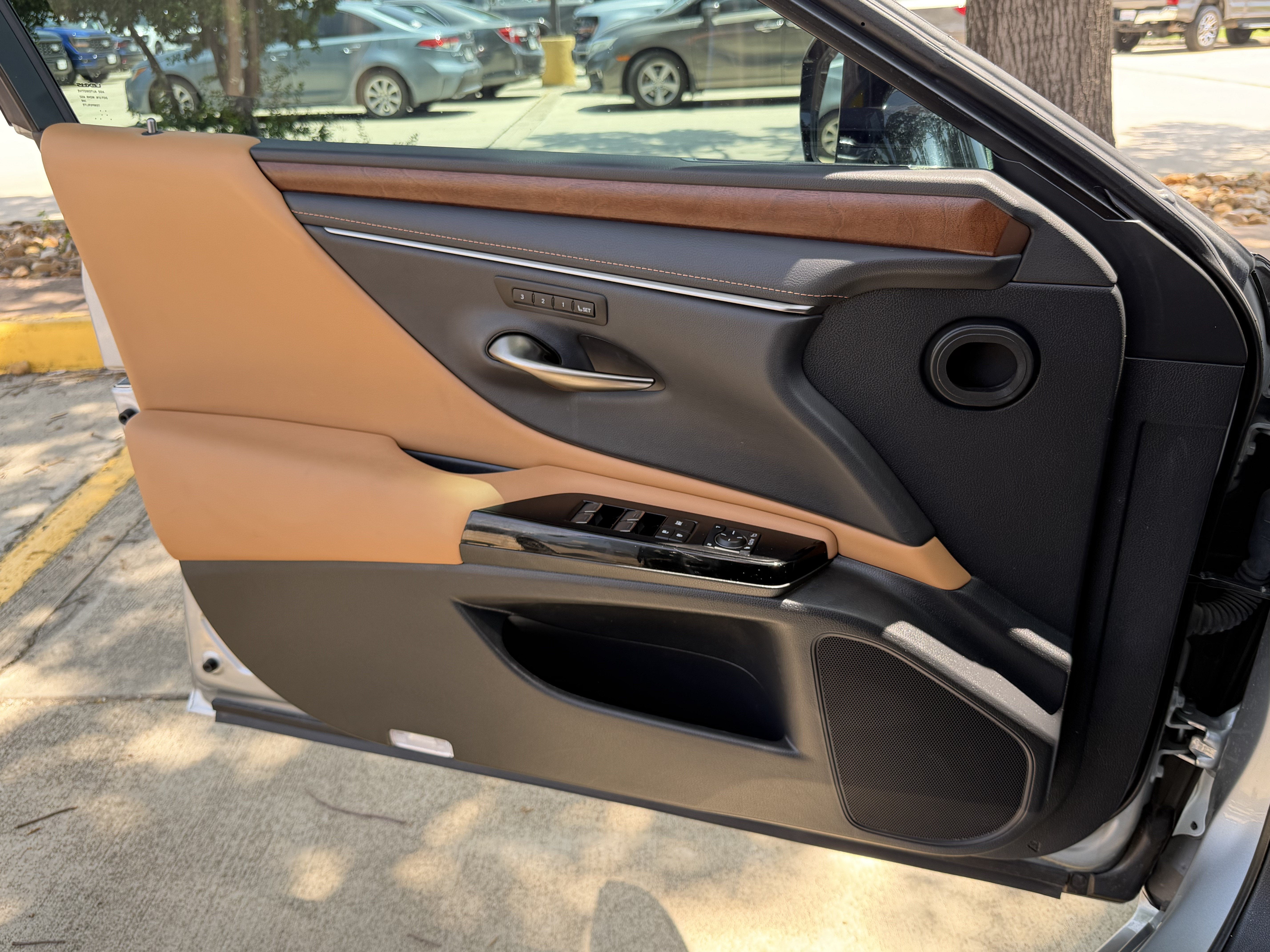 2023 Lexus ES 350 Base