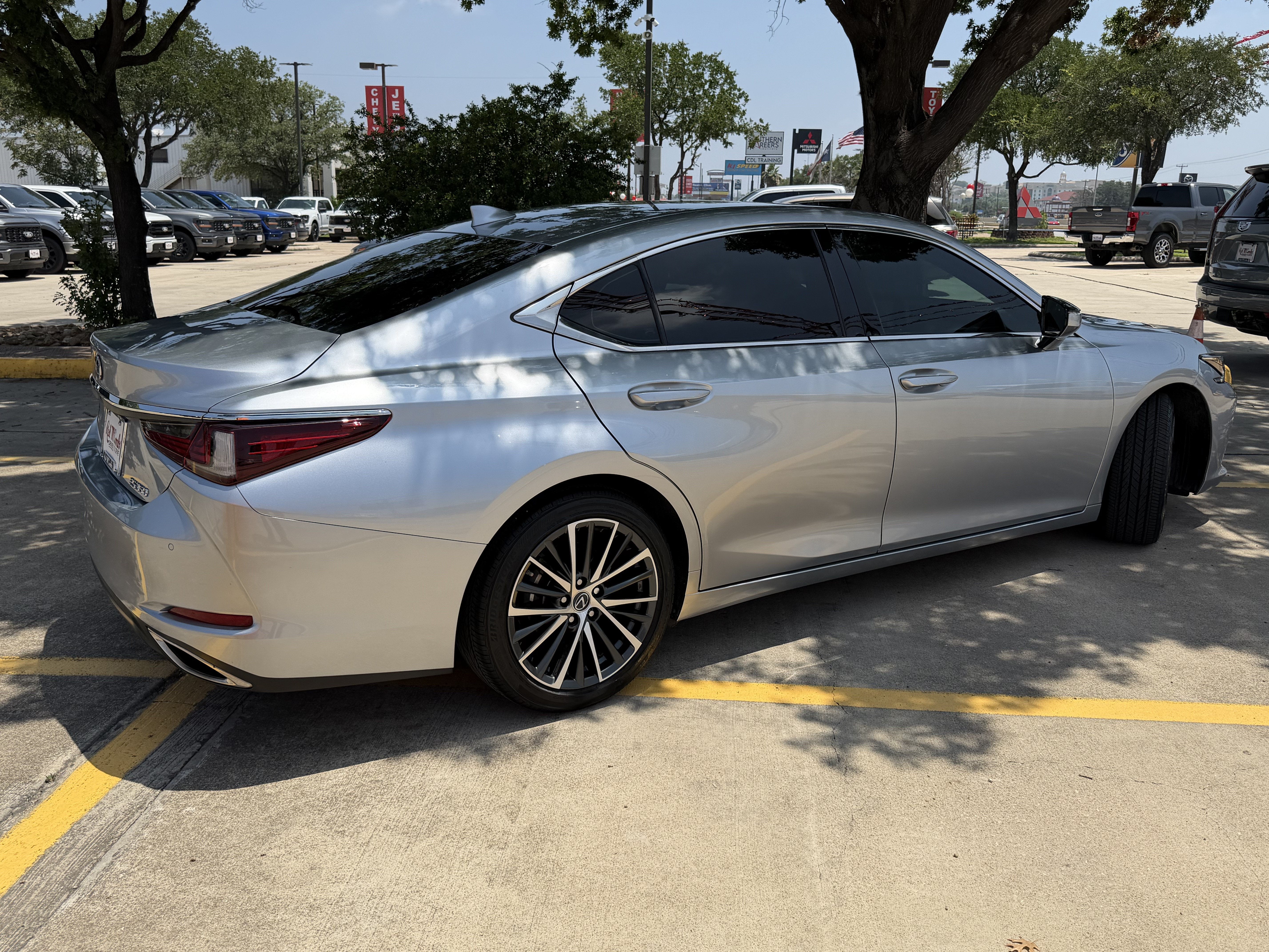 2023 Lexus ES 350 Base