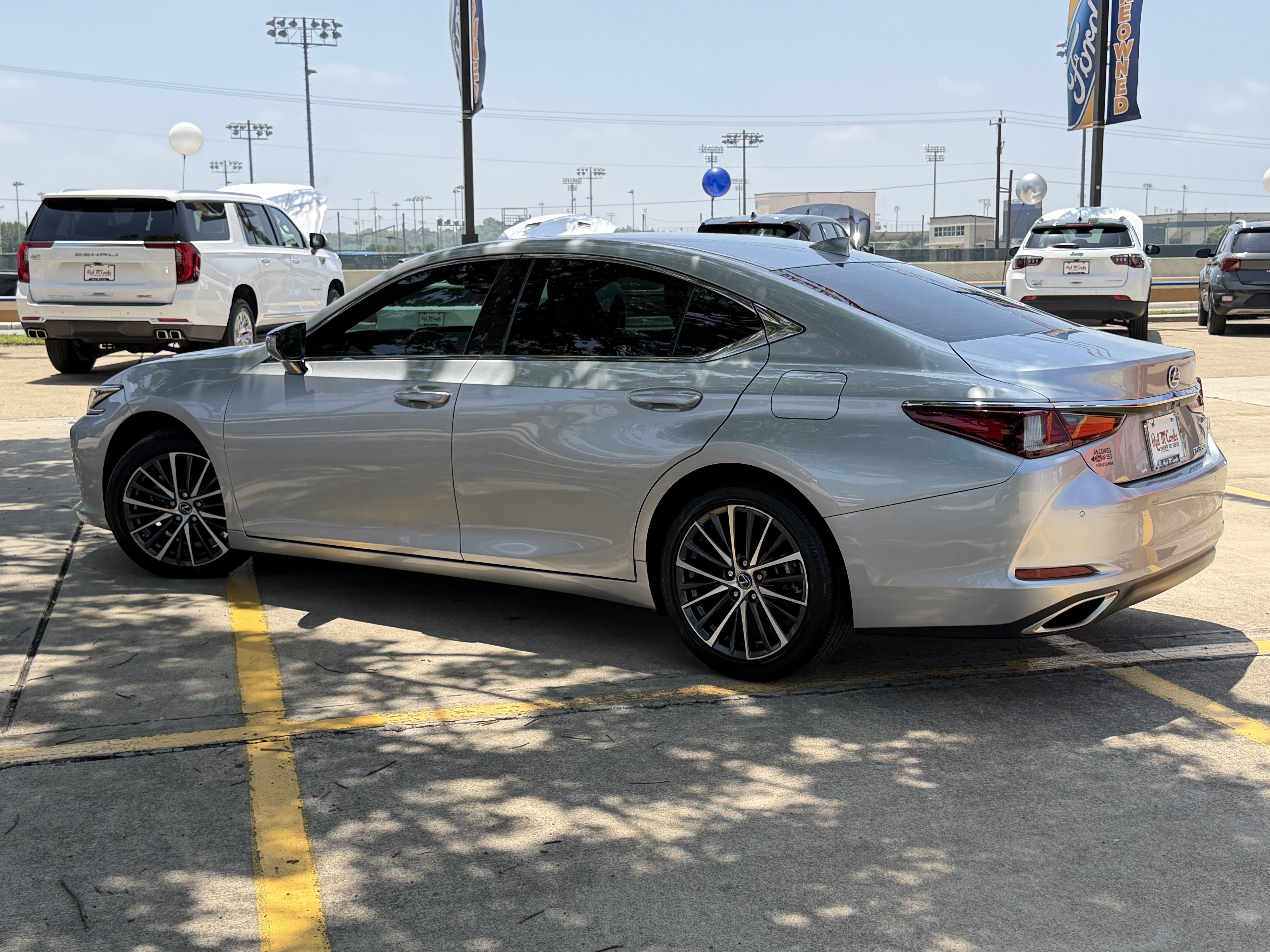 2023 Lexus ES 350 Base