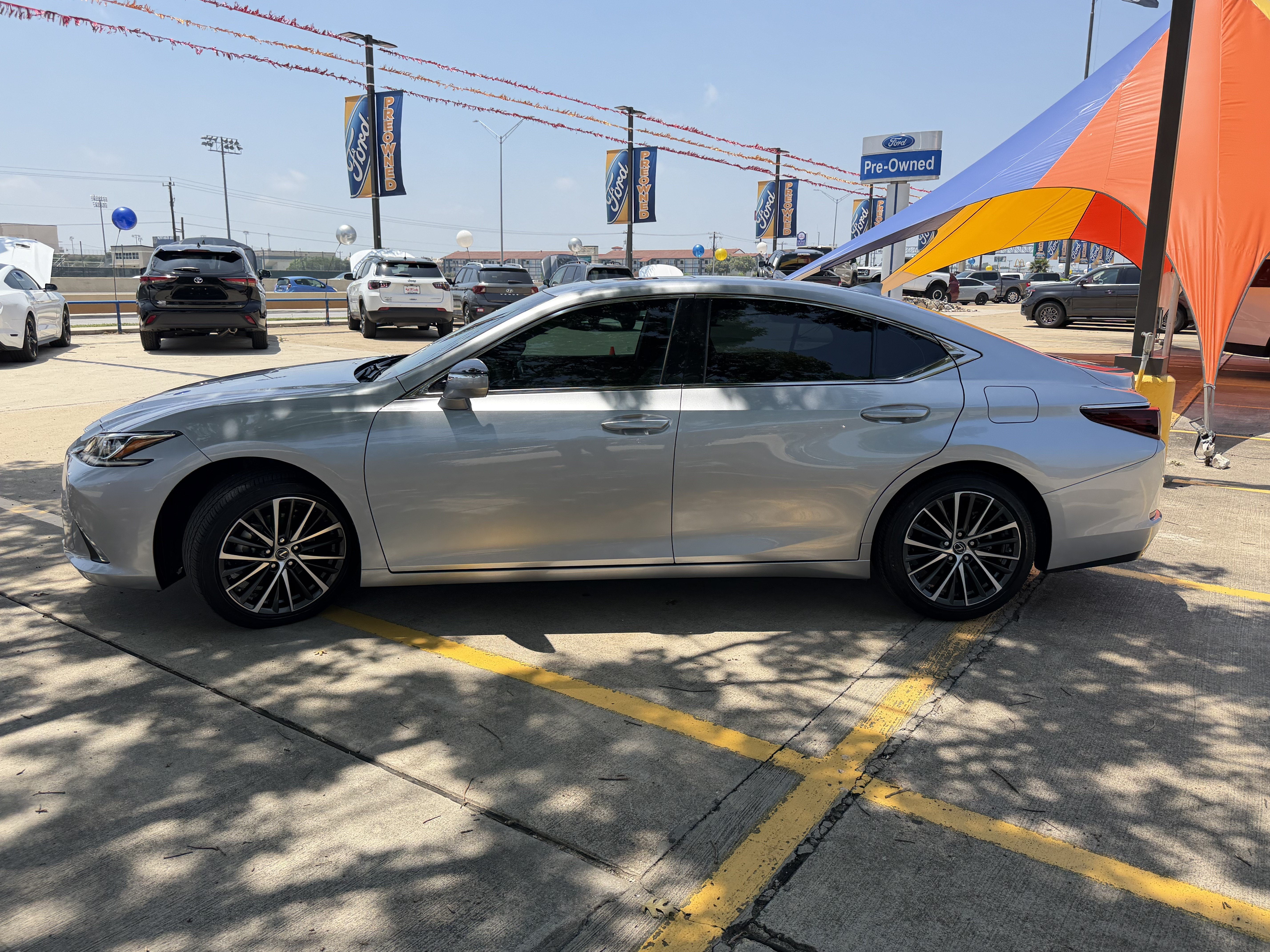 2023 Lexus ES 350 Base