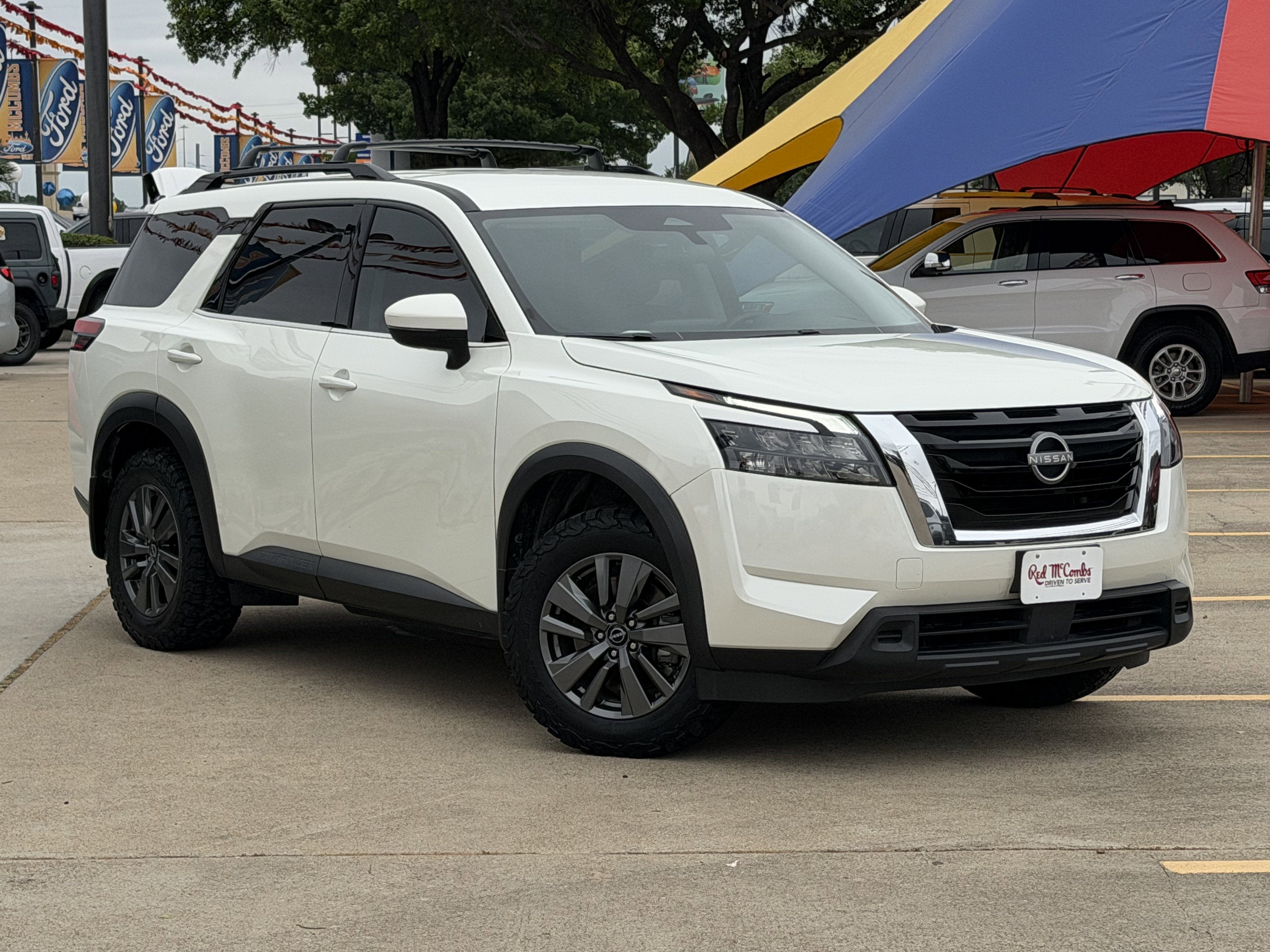 2024 Nissan Pathfinder SV