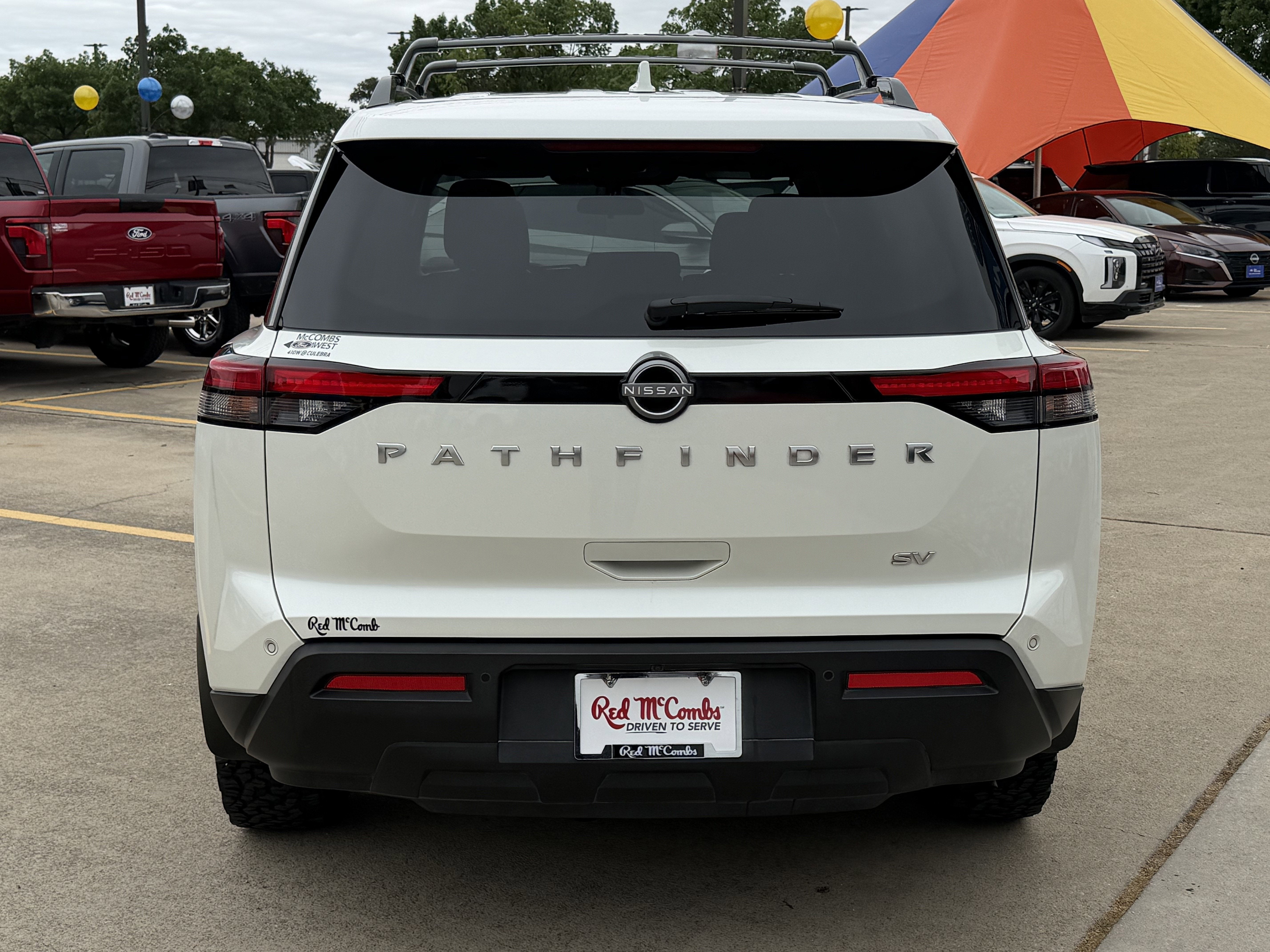 2024 Nissan Pathfinder SV