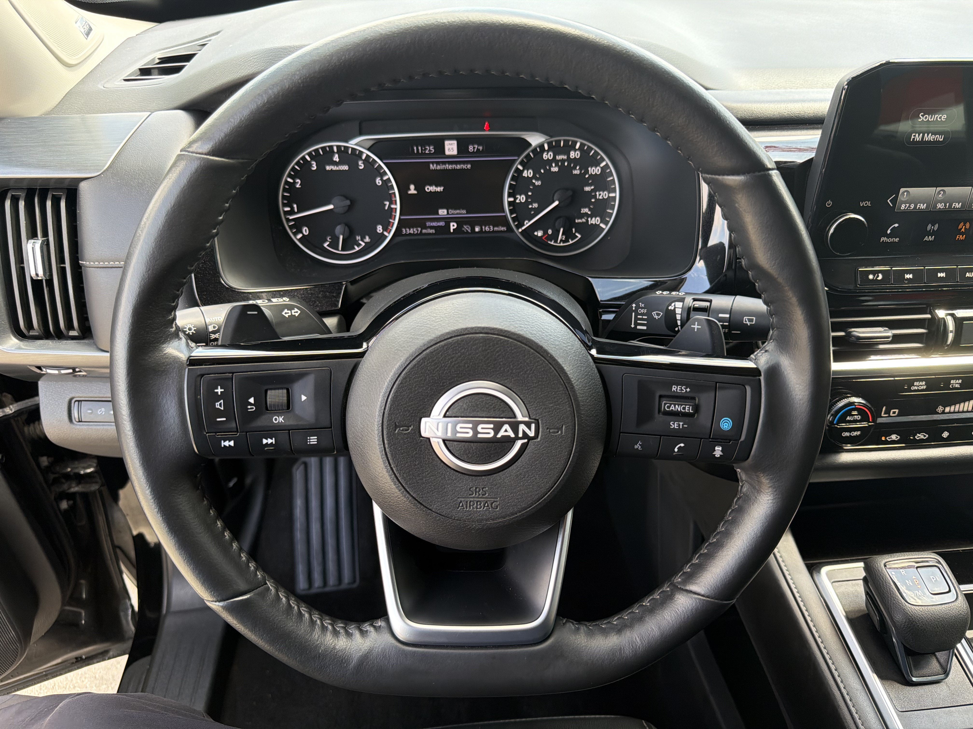 2024 Nissan Pathfinder SL