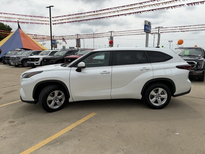 2025 Toyota Highlander LE