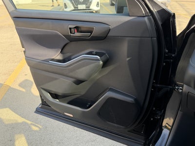 2025 Toyota Highlander LE