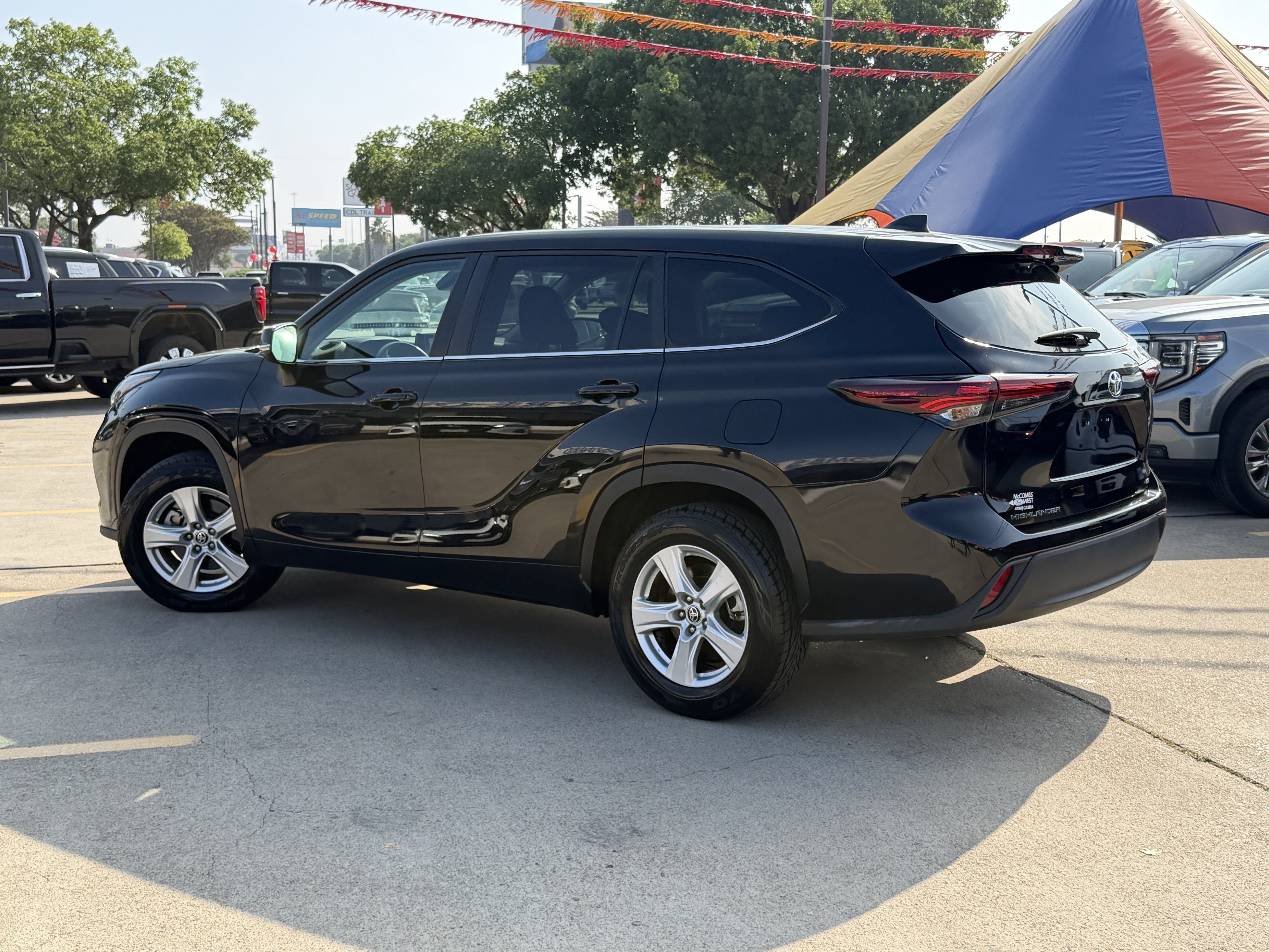 2025 Toyota Highlander LE