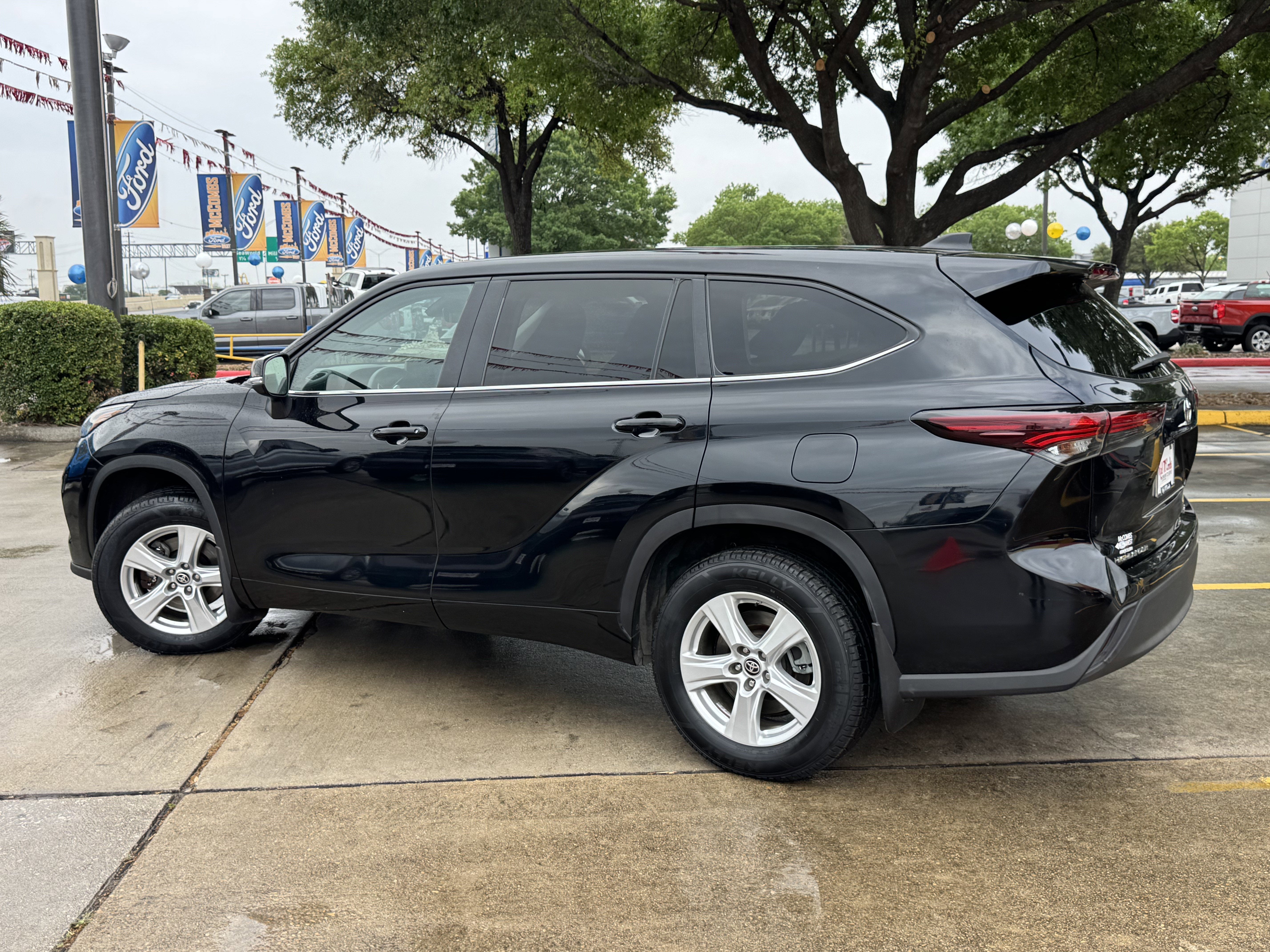 2024 Toyota Highlander LE