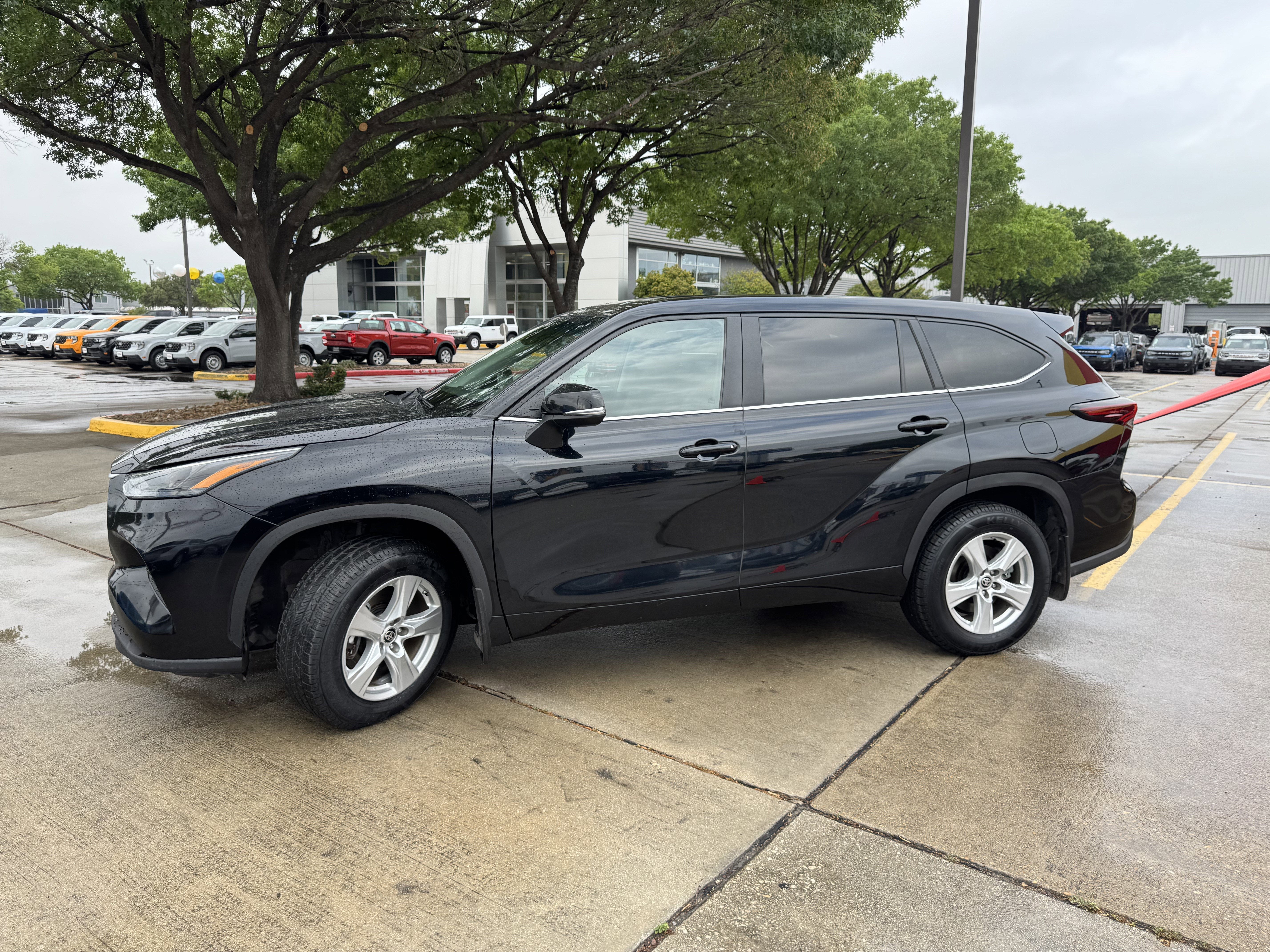 2024 Toyota Highlander LE