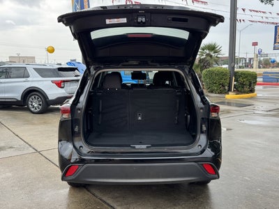 2024 Toyota Highlander LE