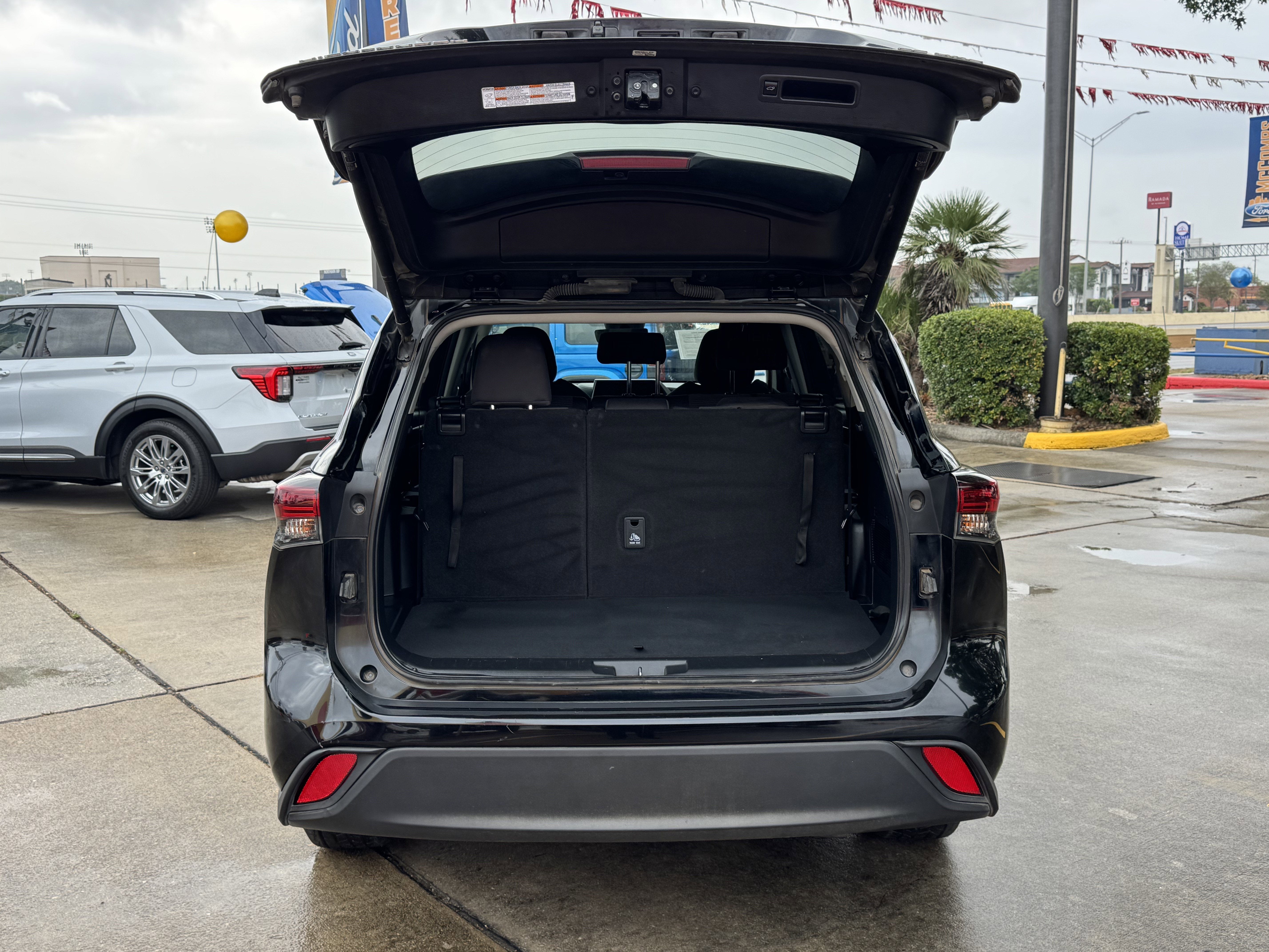 2024 Toyota Highlander LE