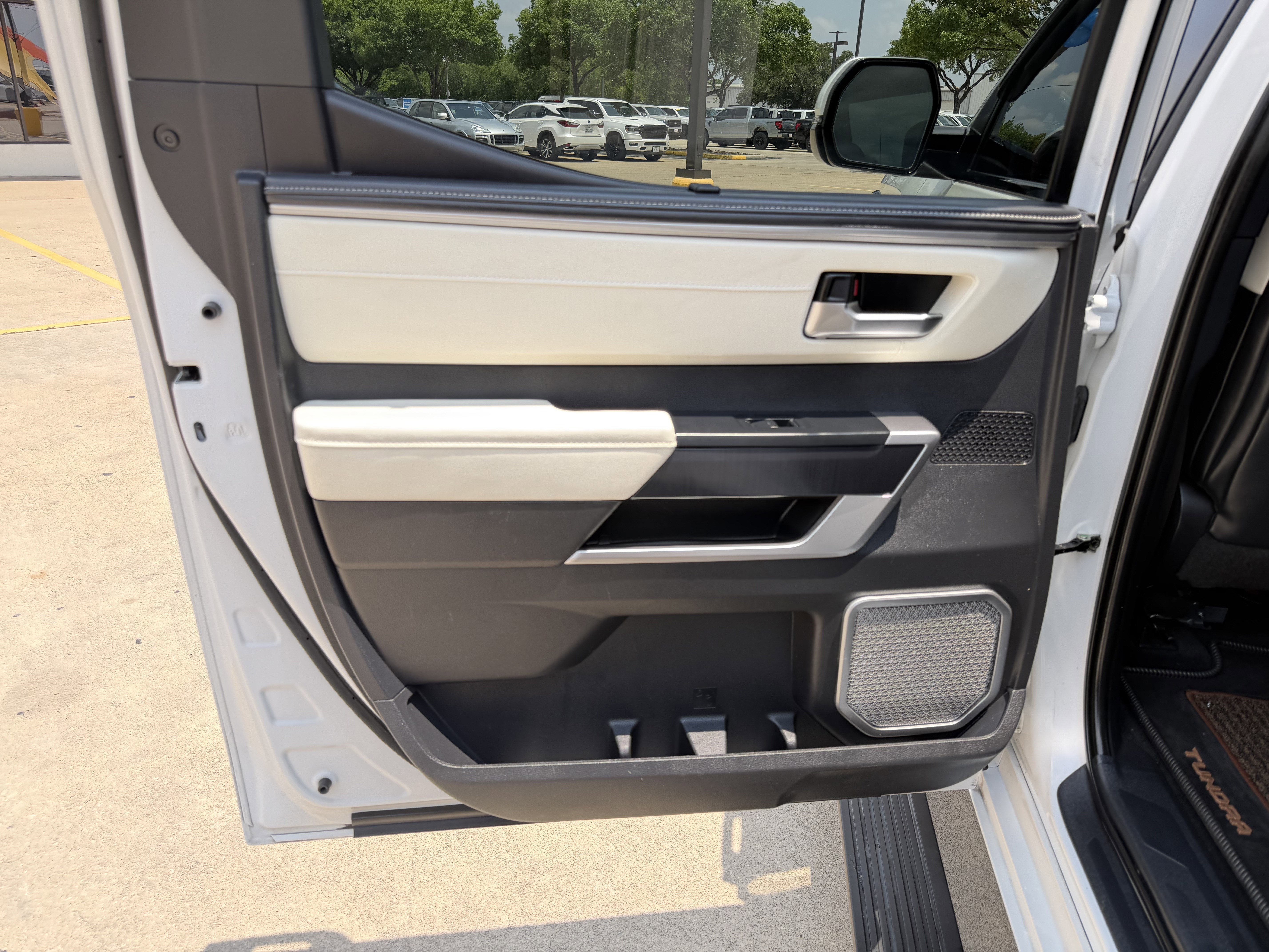 2024 Toyota Tundra Hybrid Platinum