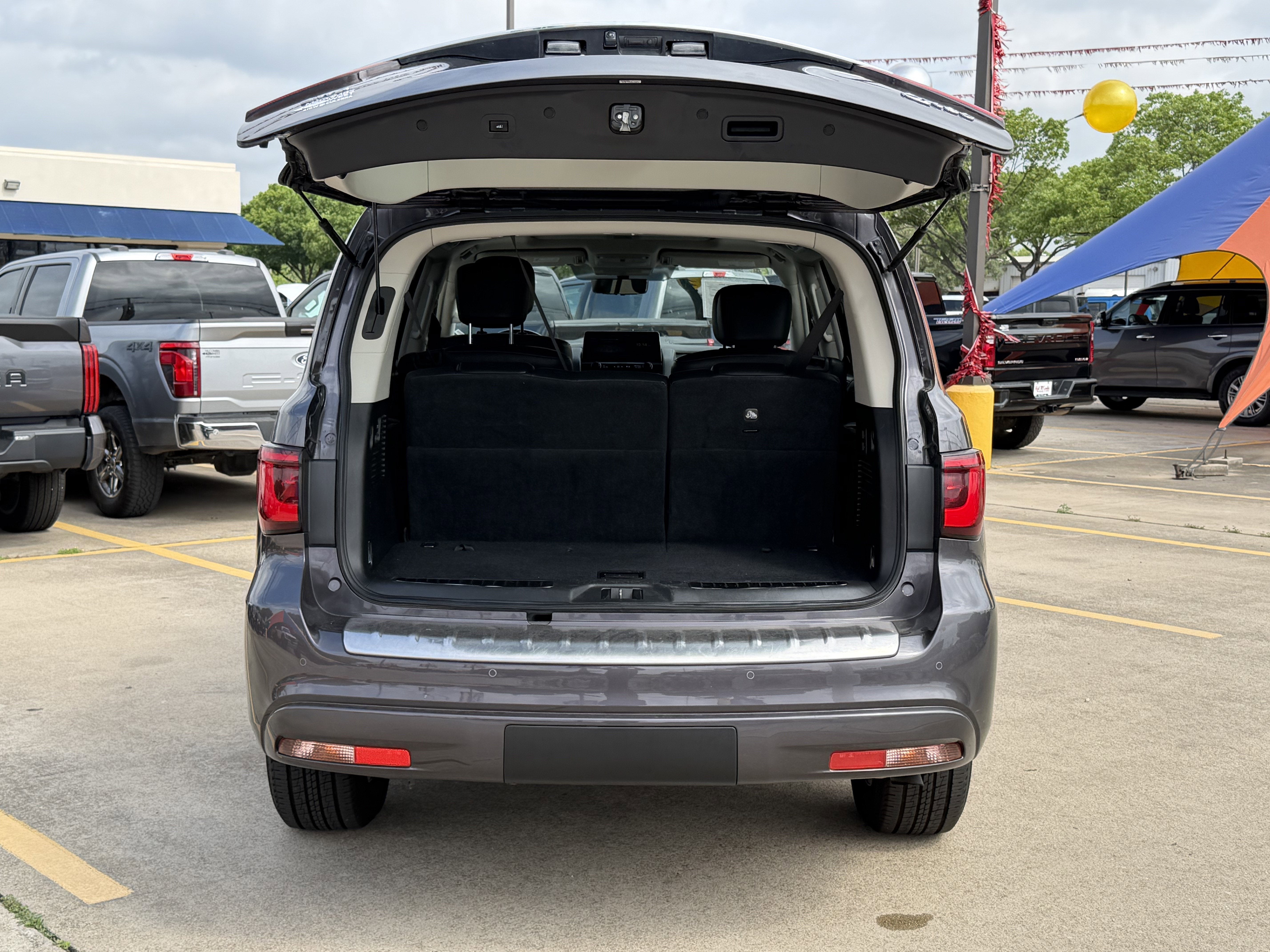 2024 INFINITI QX80 LUXE
