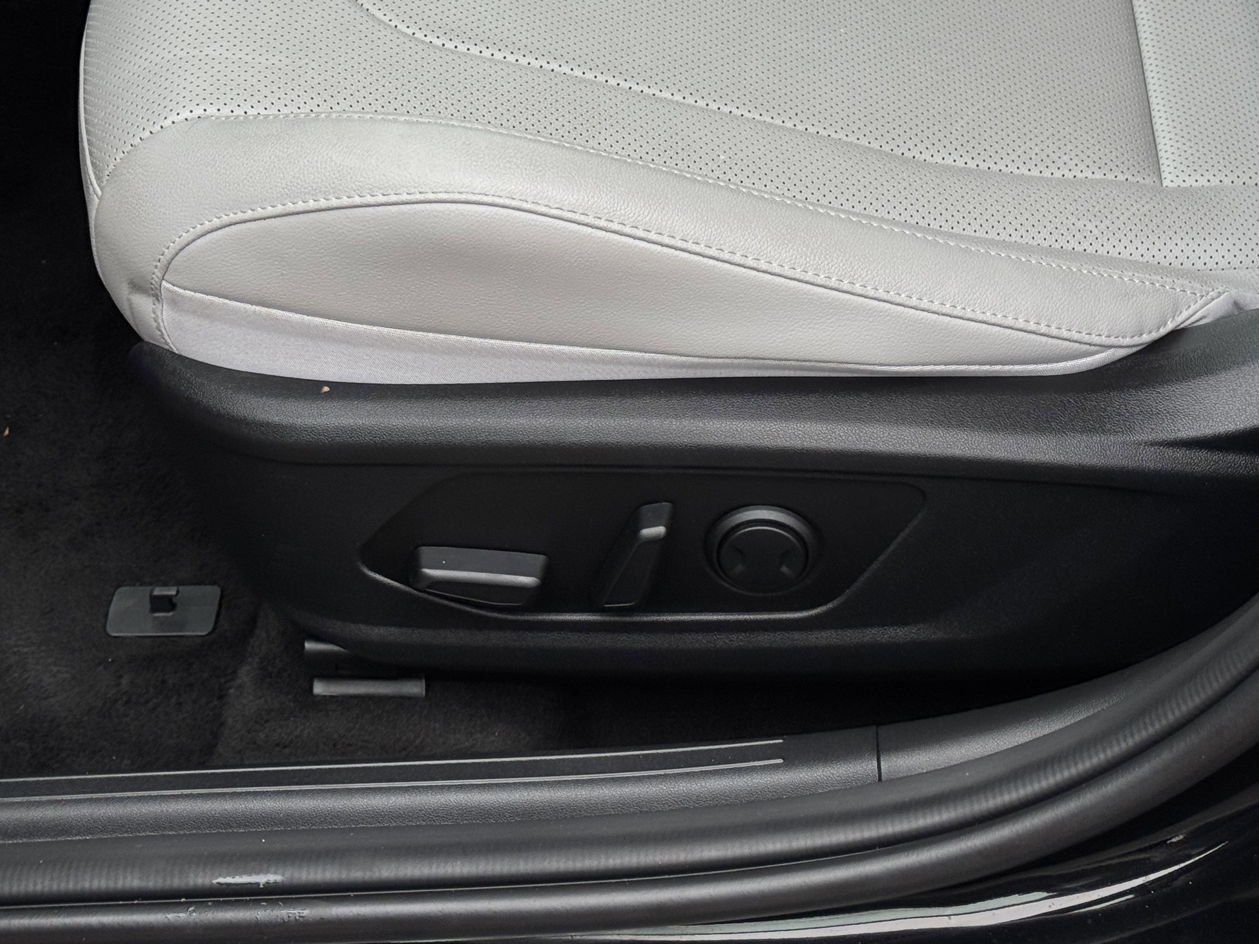 2025 Hyundai Elantra HEV Limited