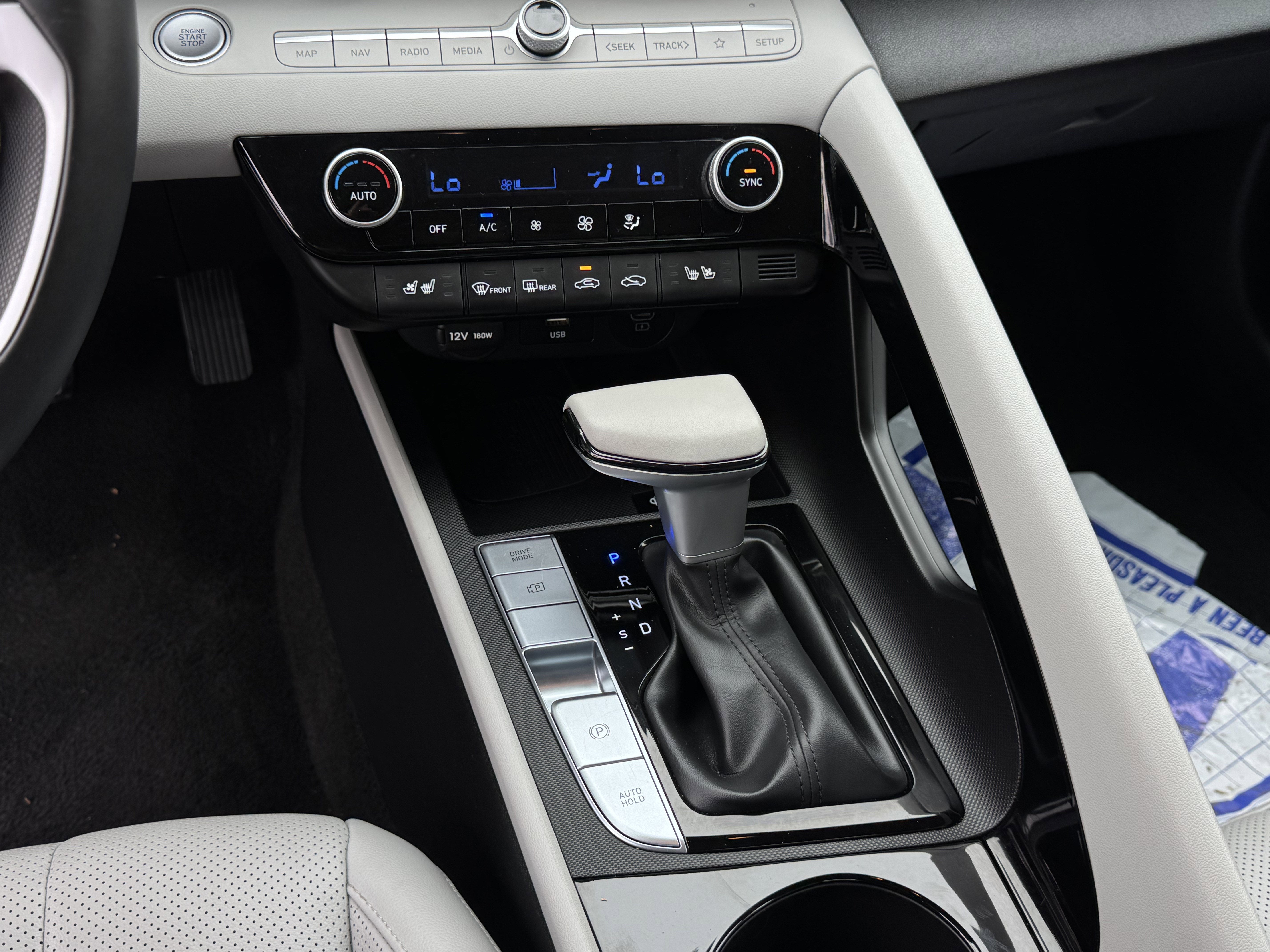 2025 Hyundai Elantra HEV Limited