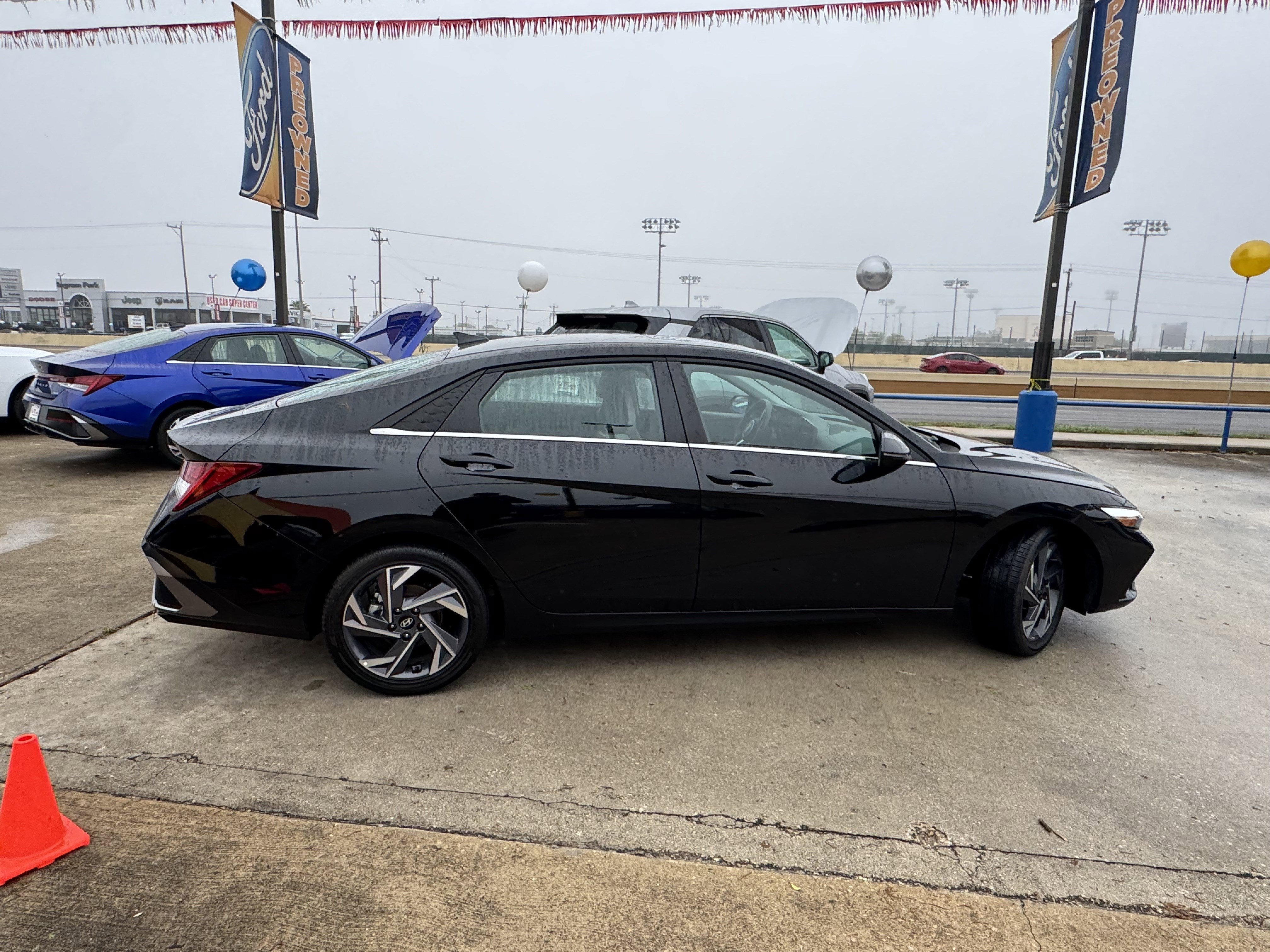 2025 Hyundai Elantra HEV Limited