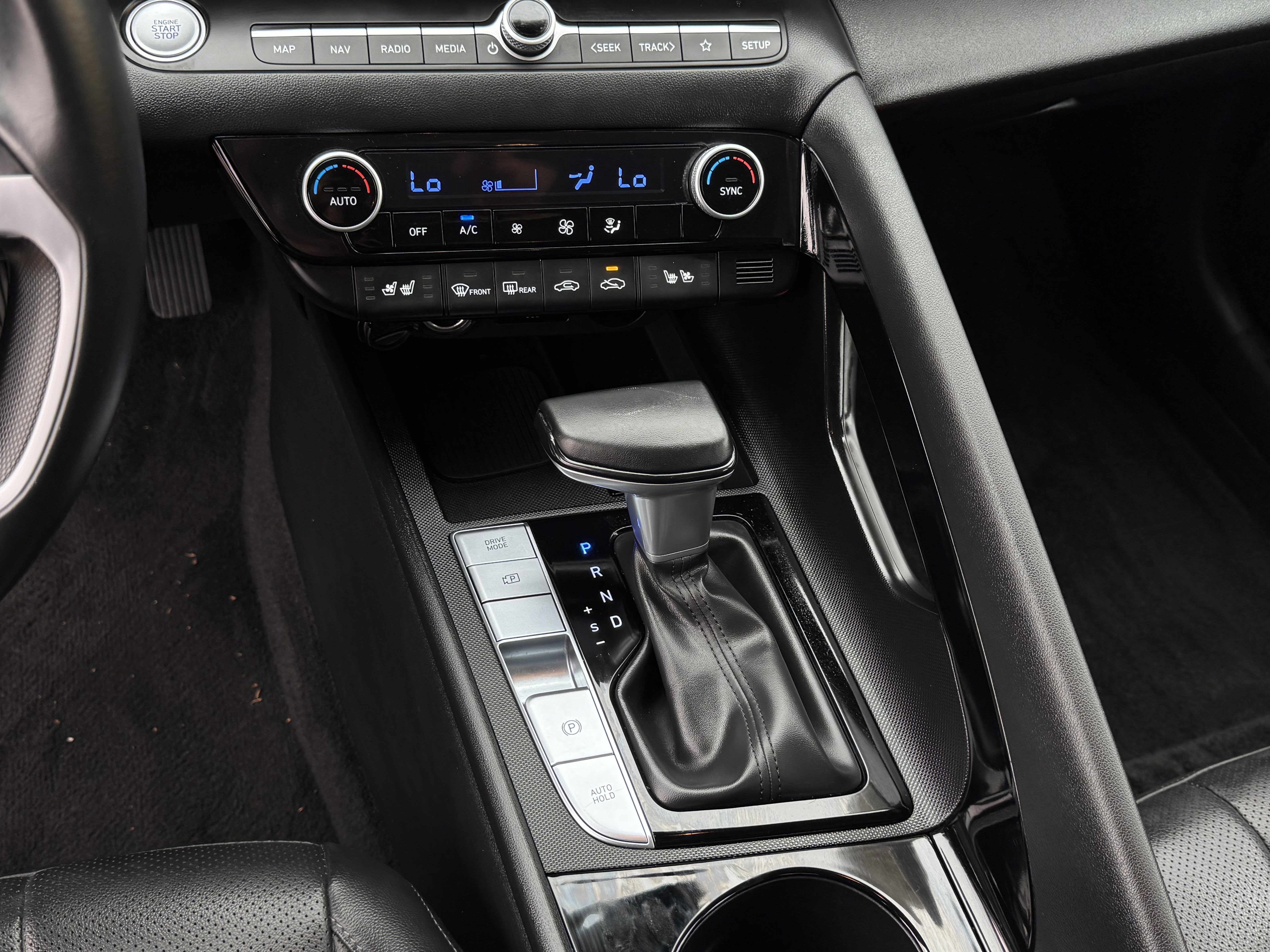 2025 Hyundai Elantra HEV Limited