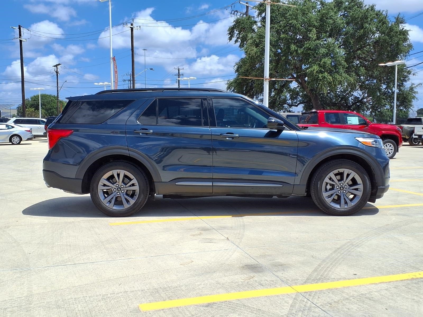 2024 Ford Explorer XLT