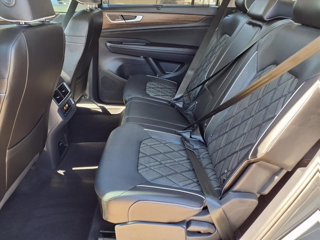 2024 Volkswagen Atlas 2.0T SEL Premium R-Line