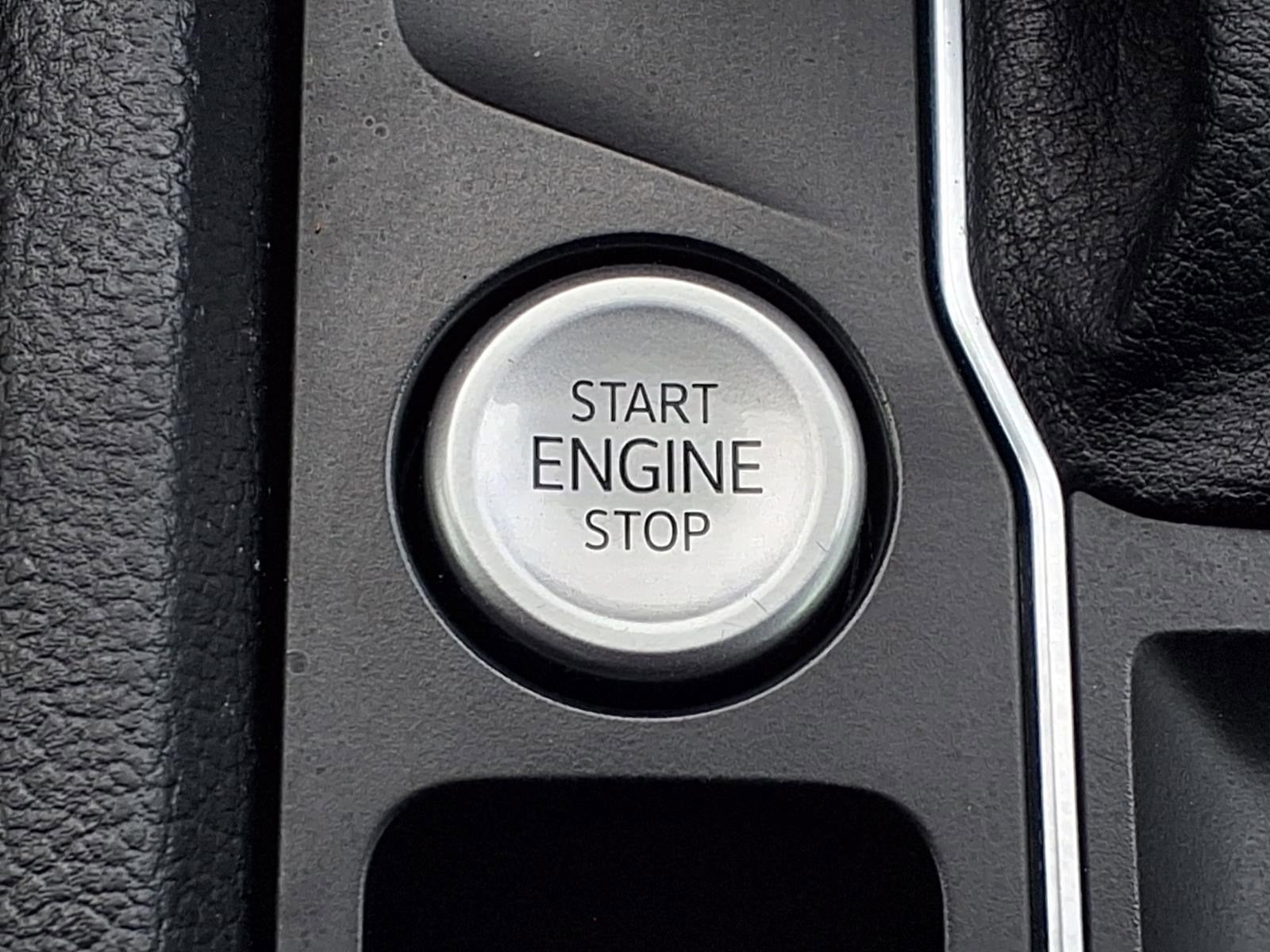 2022 Volkswagen Atlas Cross Sport 2.0T SE w/Technology