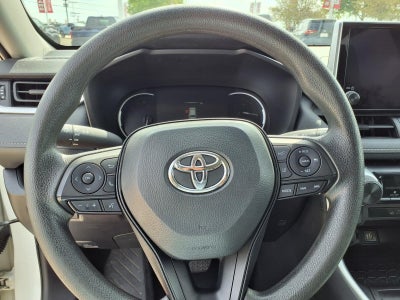 2025 Toyota RAV4 LE