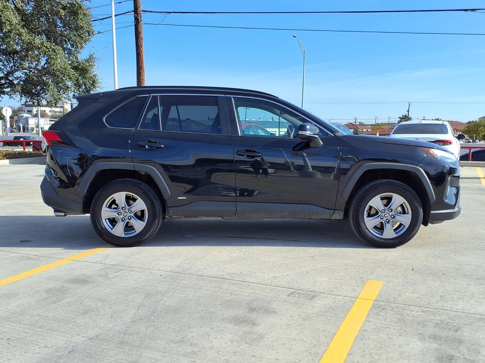 2025 Toyota RAV4 Hybrid XLE