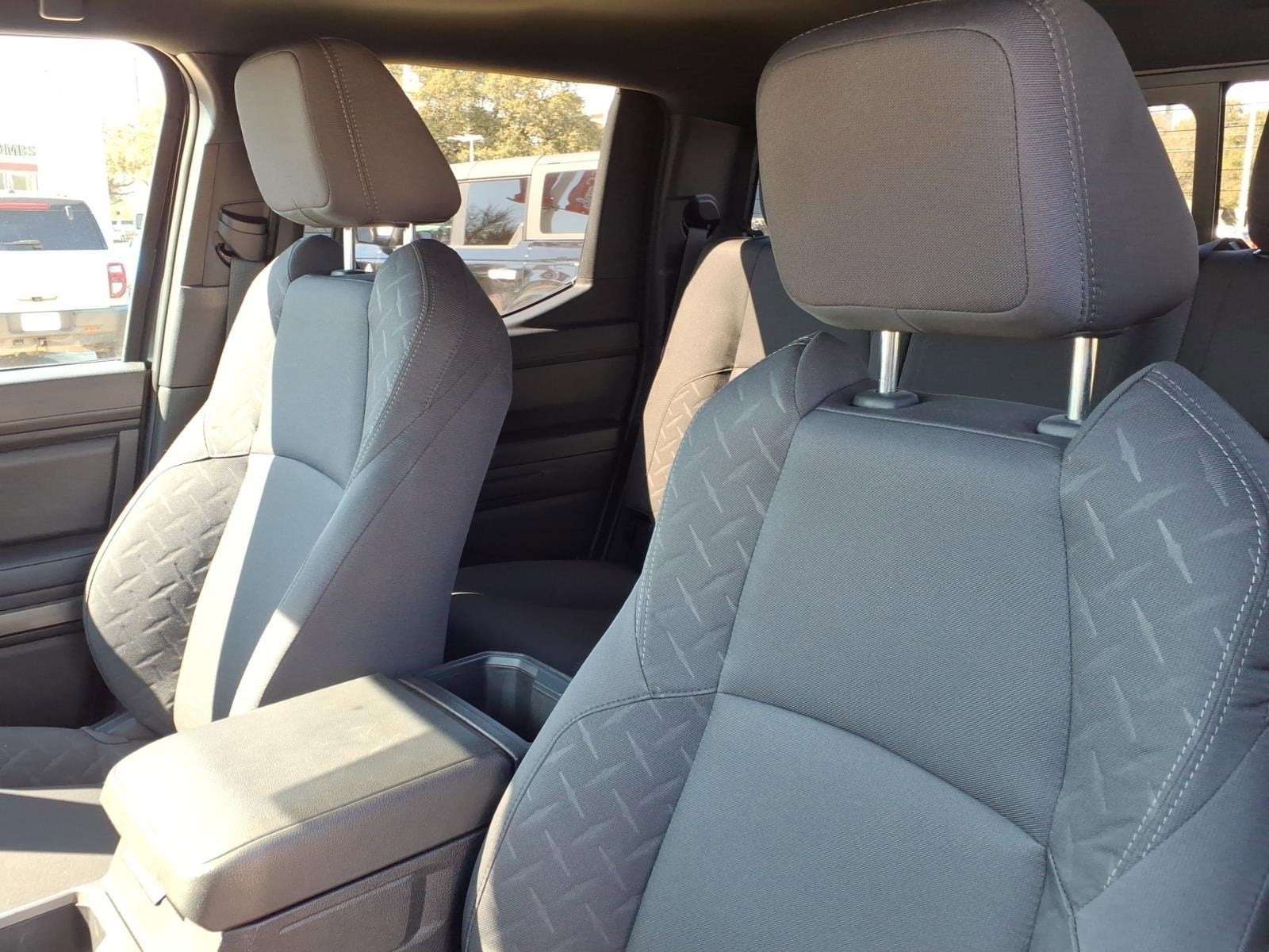 2025 Toyota Tacoma 4WD SR5