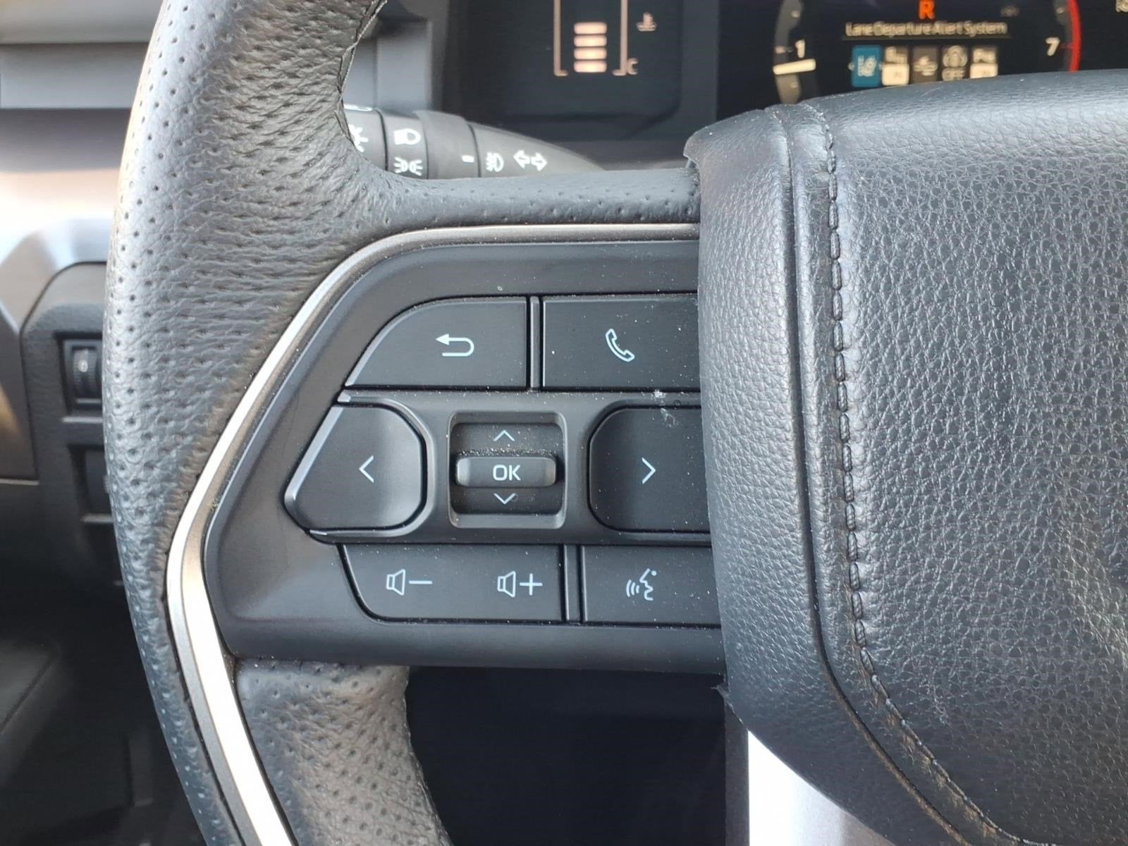 2025 Toyota Tacoma 4WD SR5