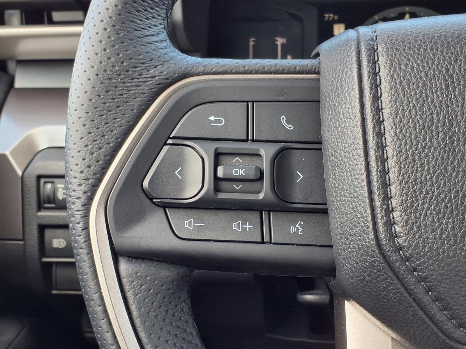 2025 Toyota Tacoma 4WD SR5