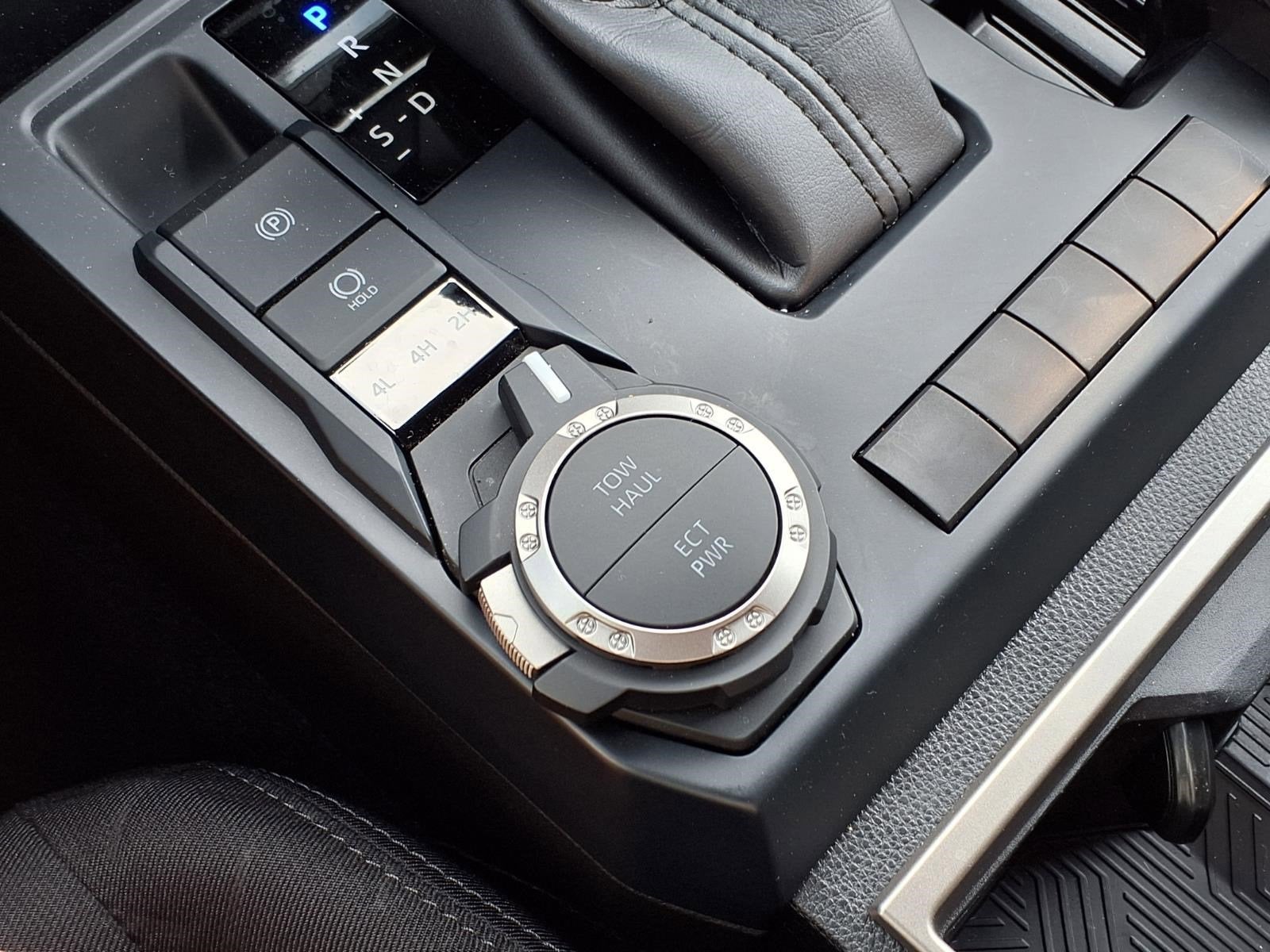 2025 Toyota Tacoma 4WD SR5