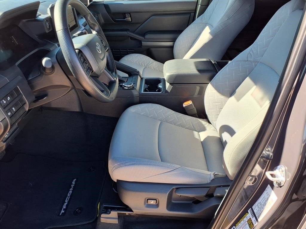 2025 Toyota Tacoma 4WD SR5