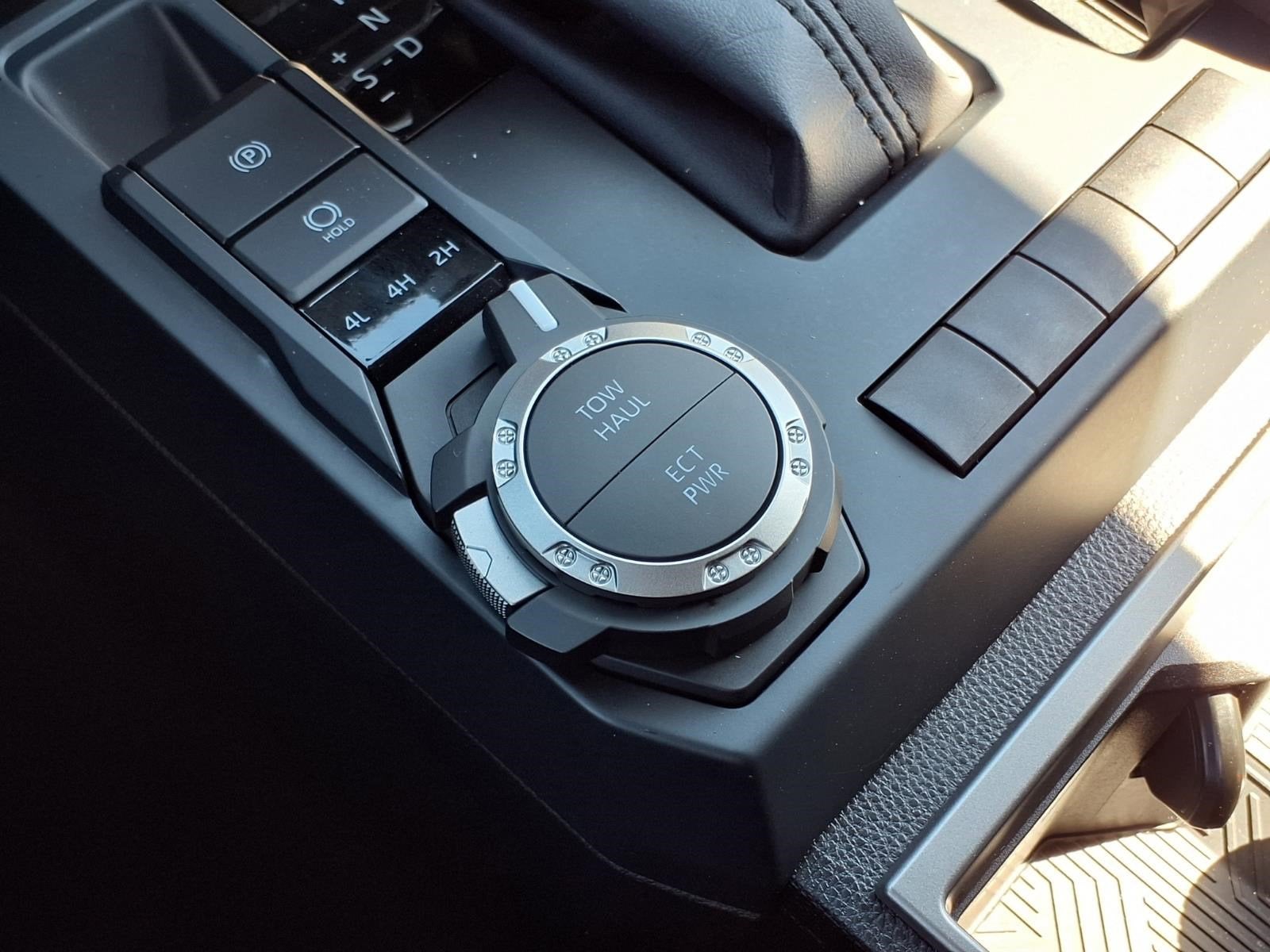 2025 Toyota Tacoma 4WD SR5