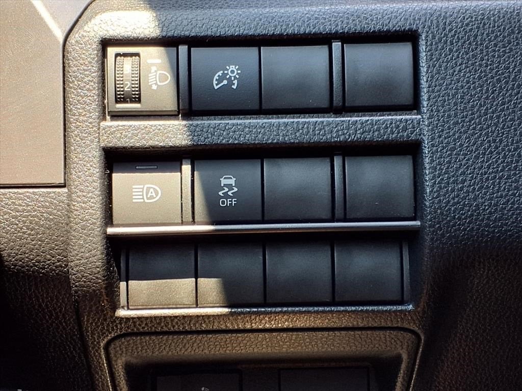 2025 Toyota Tacoma 4WD SR5