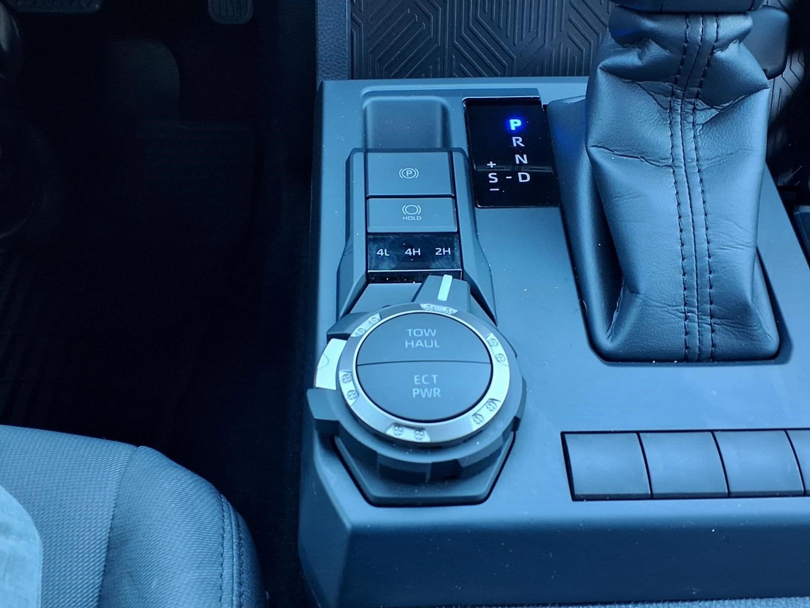 2025 Toyota Tacoma 4WD SR5