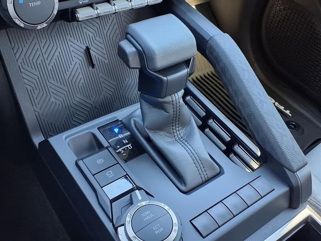 2025 Toyota Tacoma 4WD SR5