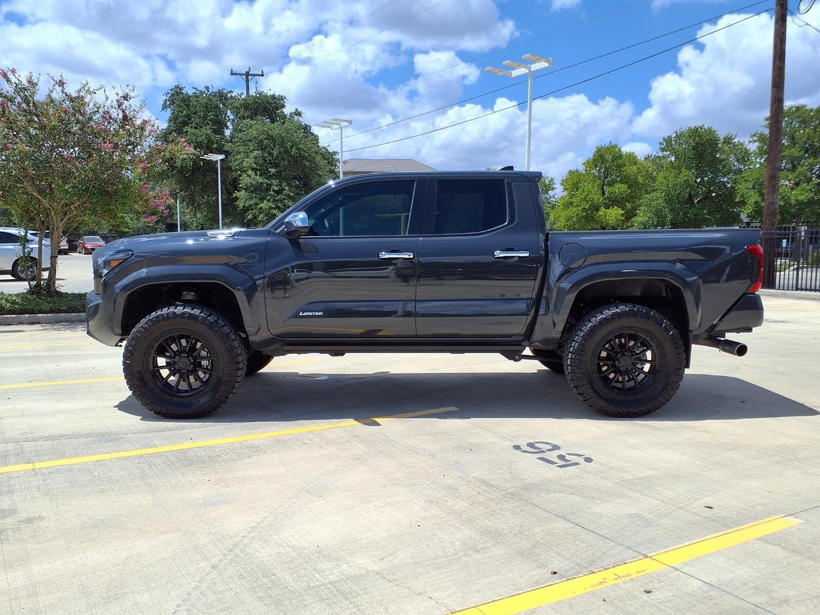 2025 Toyota Tacoma 4WD Limited Hybrid