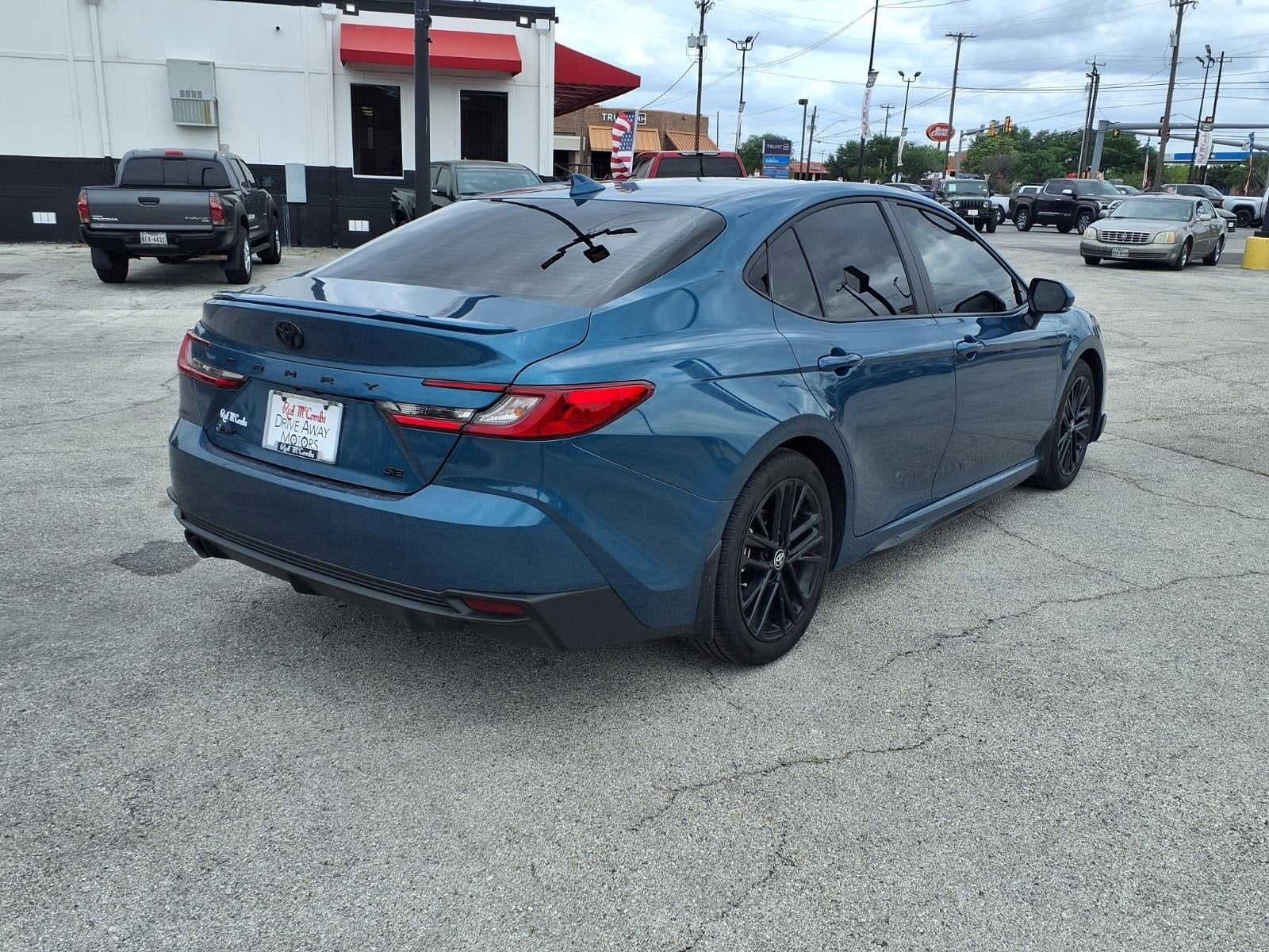 2025 Toyota Camry SE