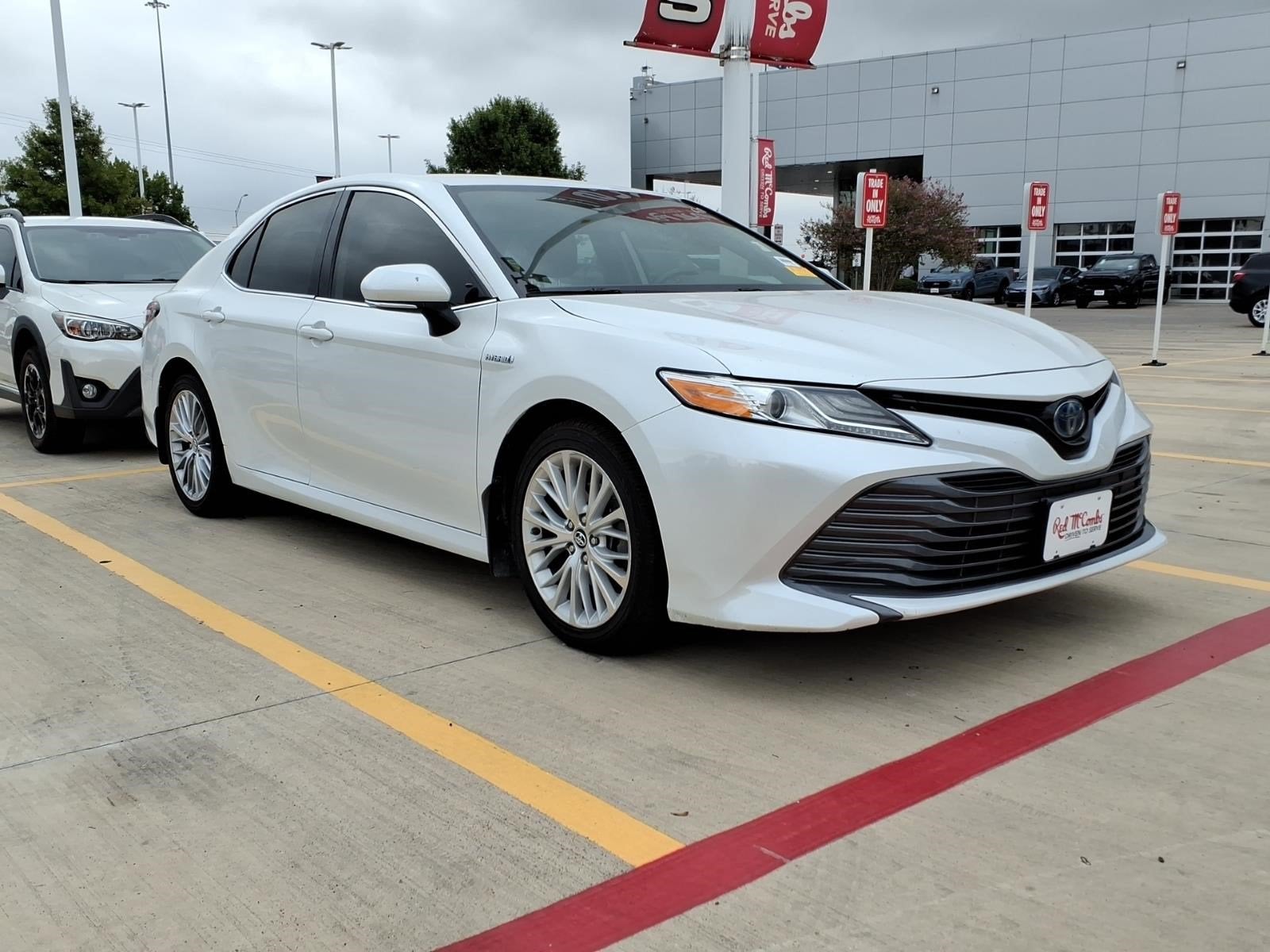 2020 Toyota Camry Hybrid XLE