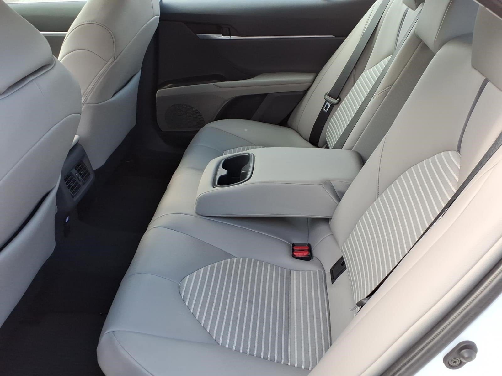 2024 Toyota Camry Hybrid SE