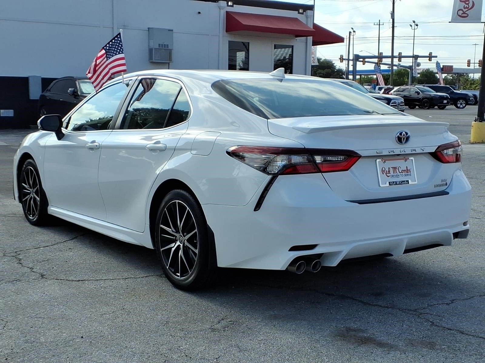 2024 Toyota Camry Hybrid SE