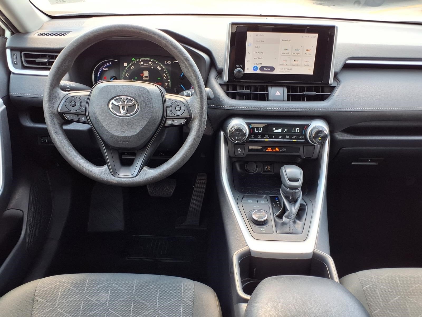 2025 Toyota RAV4 Hybrid XLE