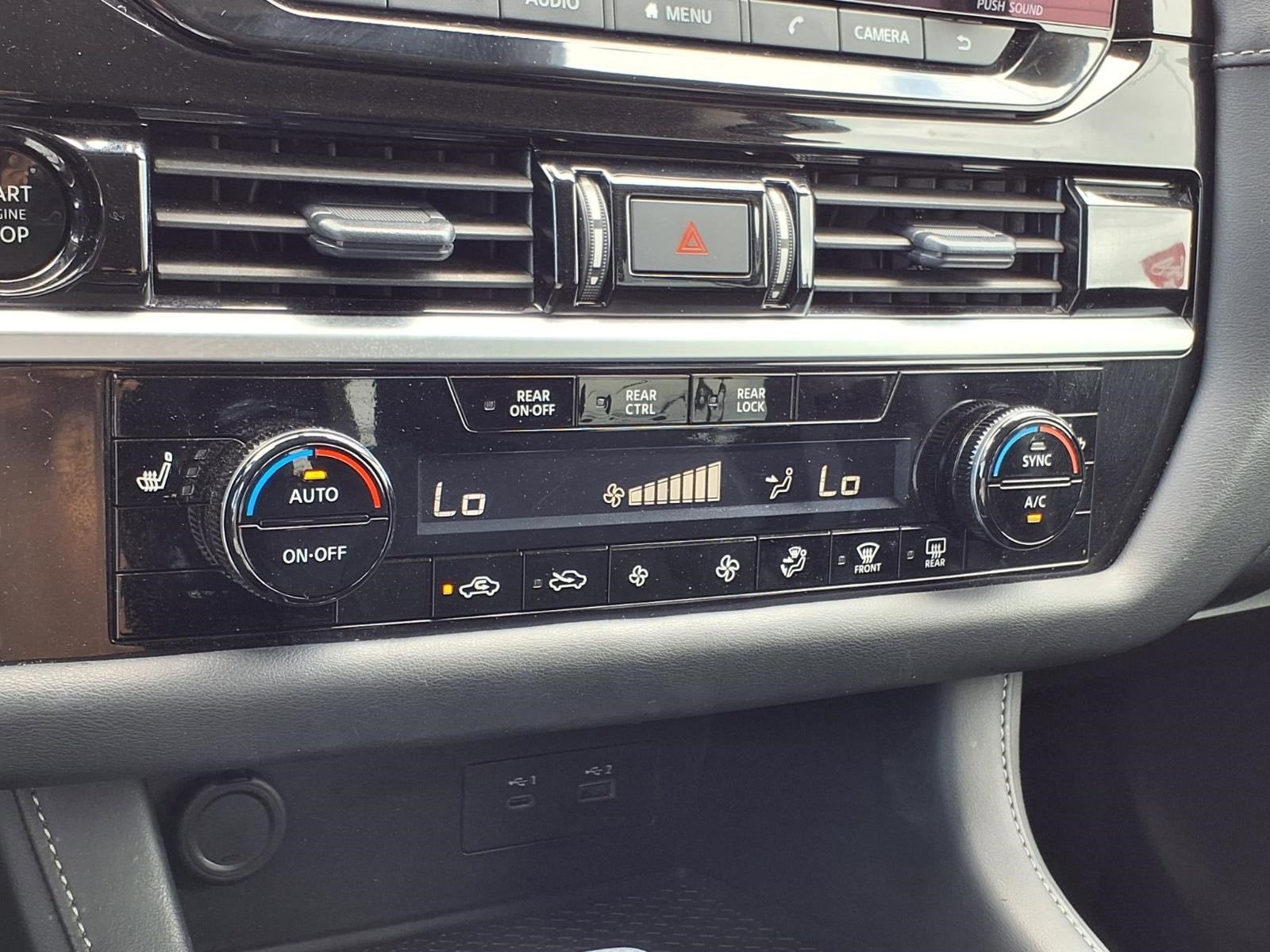 2025 Nissan Pathfinder SV